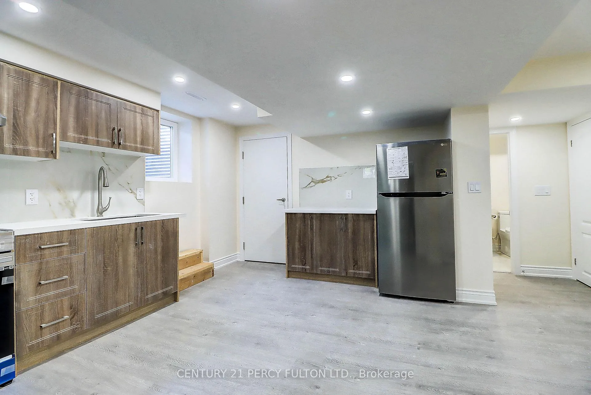 Photo 3 of Unit Bsmt, 18 Rosswell Drive, Clarington, Courtice — HOMEH