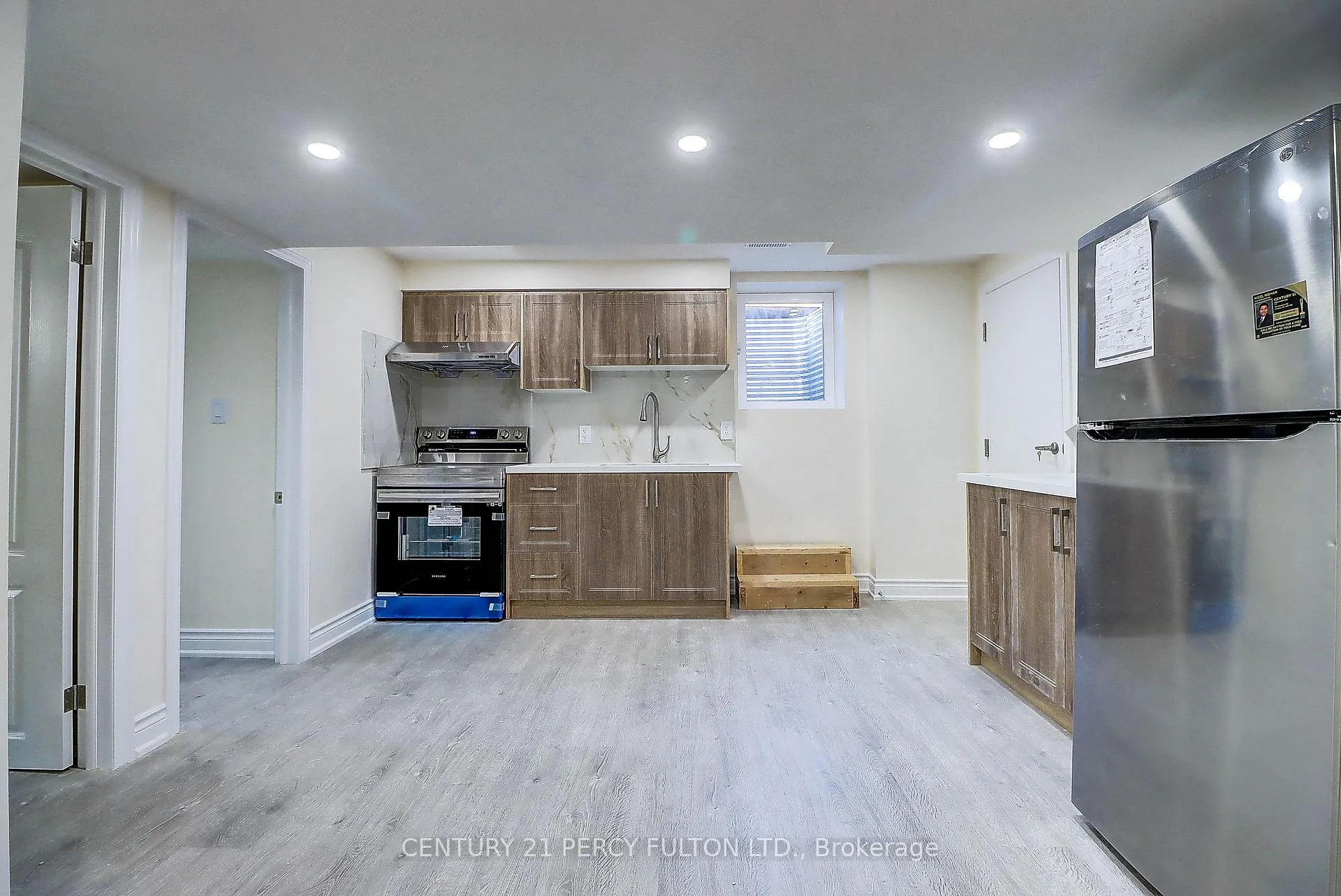 Photo 4 of Unit Bsmt, 18 Rosswell Drive, Clarington, Courtice — HOMEH