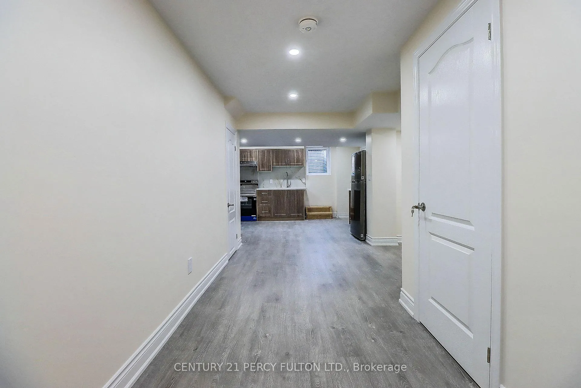 Photo 10 of Unit Bsmt, 18 Rosswell Drive, Clarington, Courtice — HOMEH