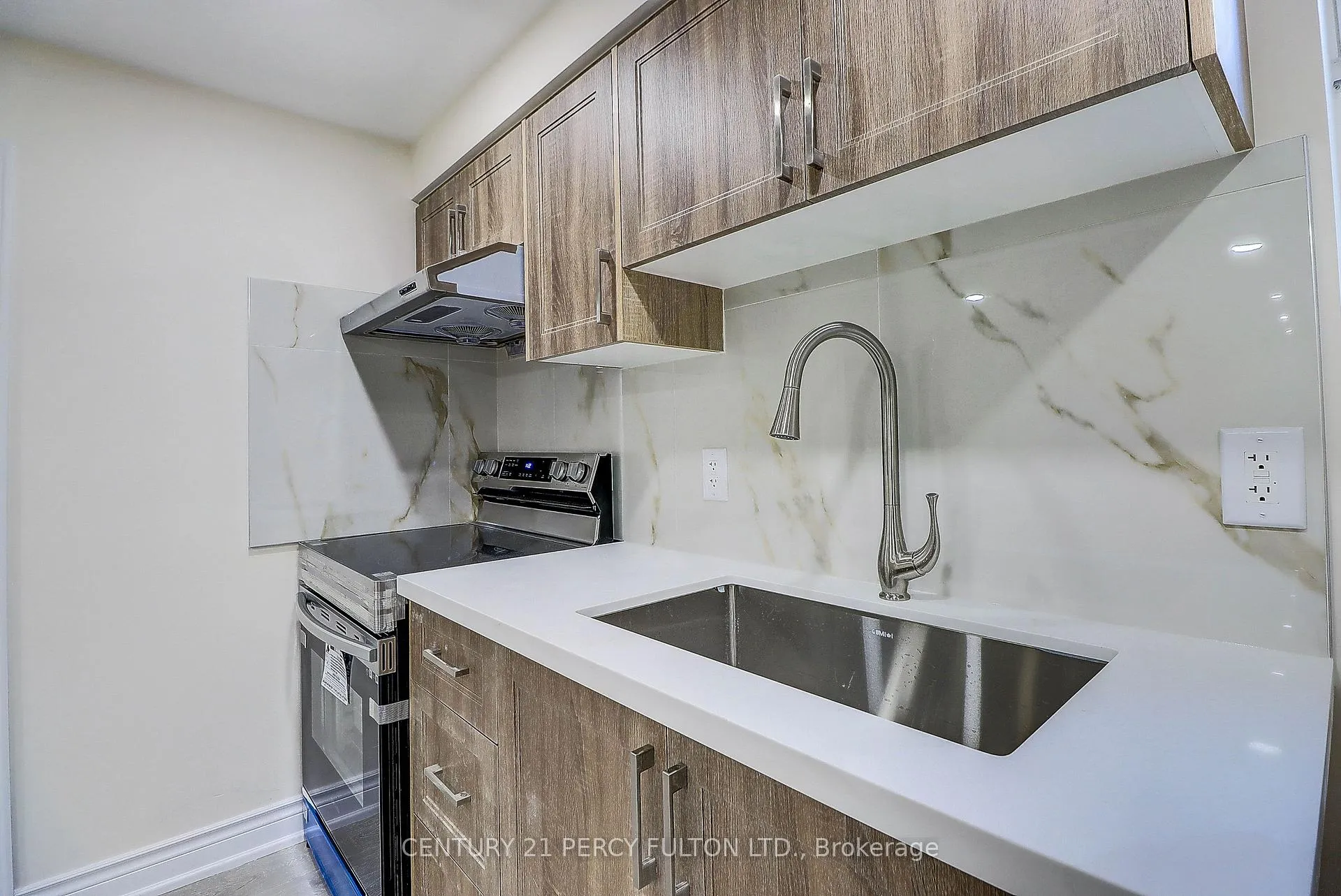 Photo 12 of Unit Bsmt, 18 Rosswell Drive, Clarington, Courtice — HOMEH