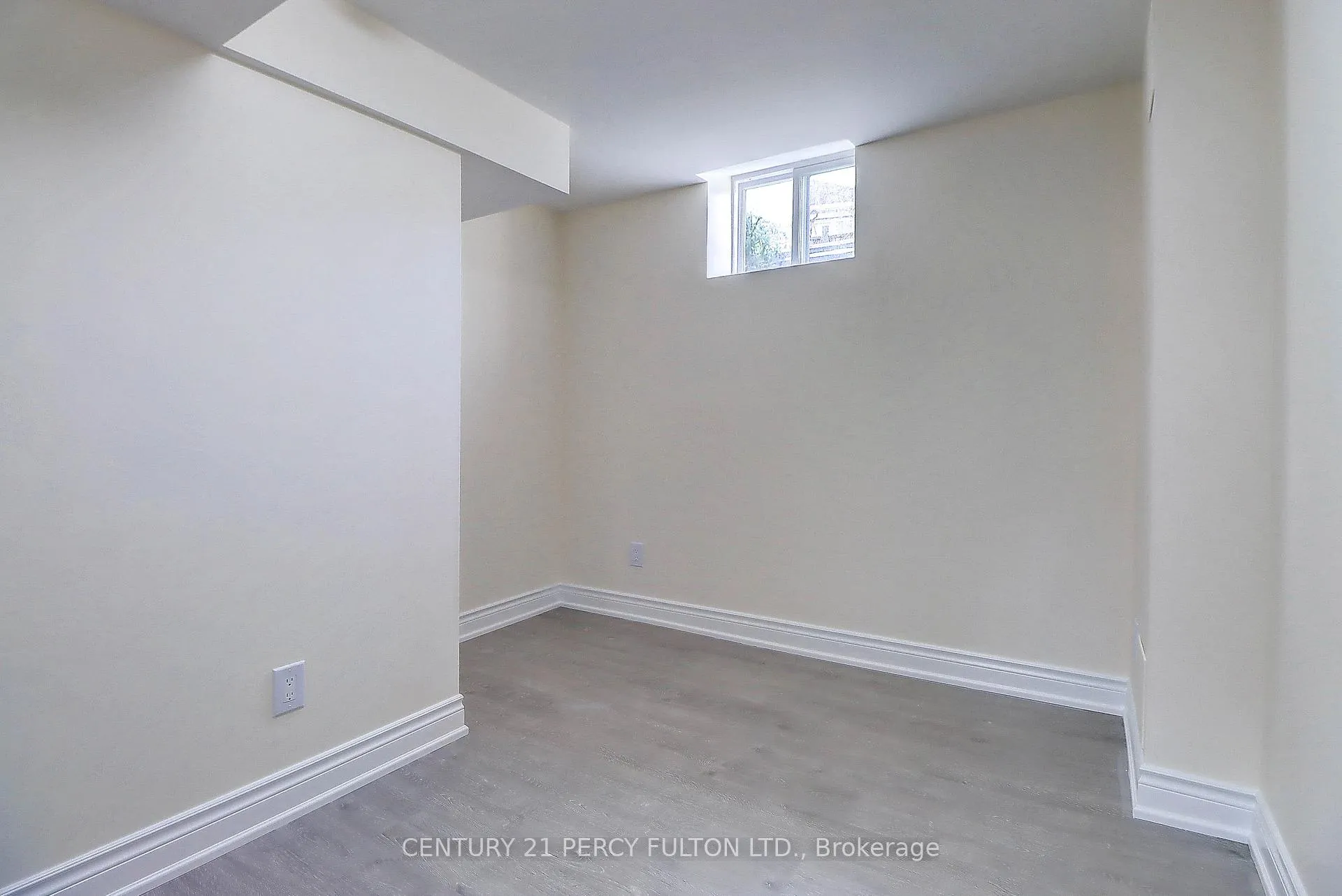 Photo 15 of Unit Bsmt, 18 Rosswell Drive, Clarington, Courtice — HOMEH