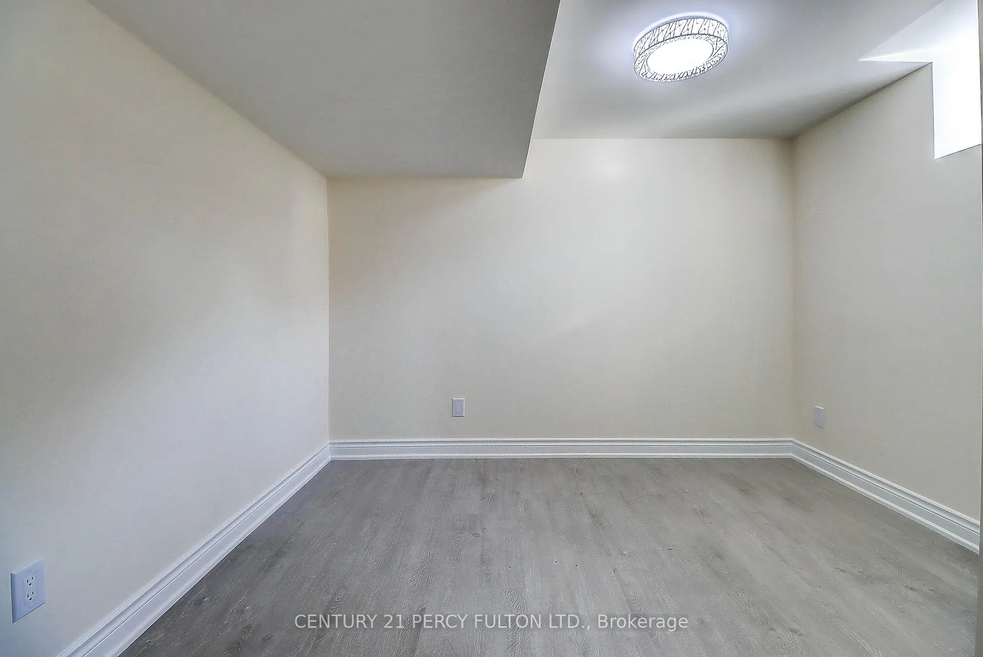 Photo 17 of Unit Bsmt, 18 Rosswell Drive, Clarington, Courtice — HOMEH