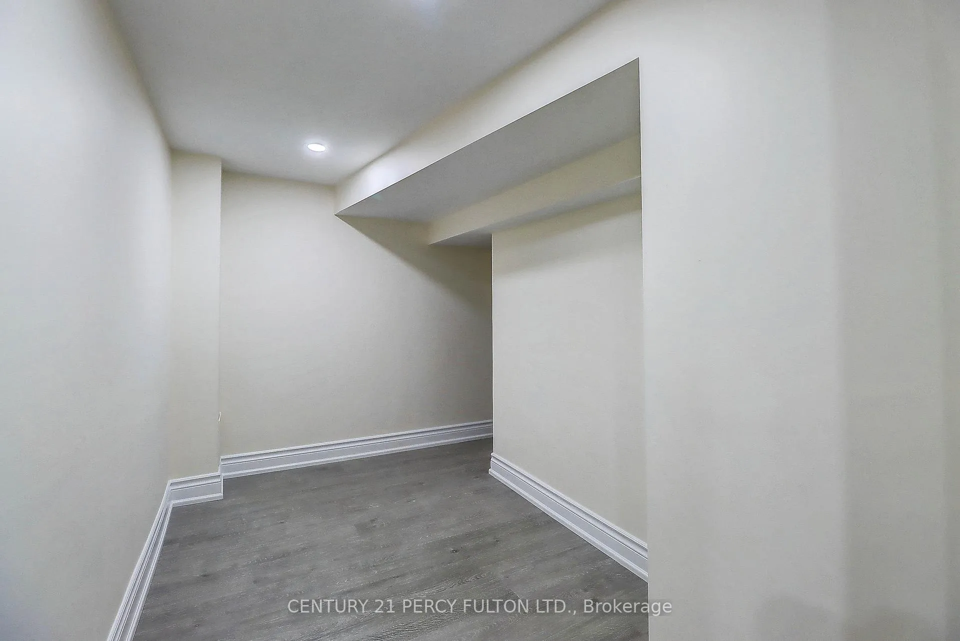 Photo 25 of Unit Bsmt, 18 Rosswell Drive, Clarington, Courtice — HOMEH