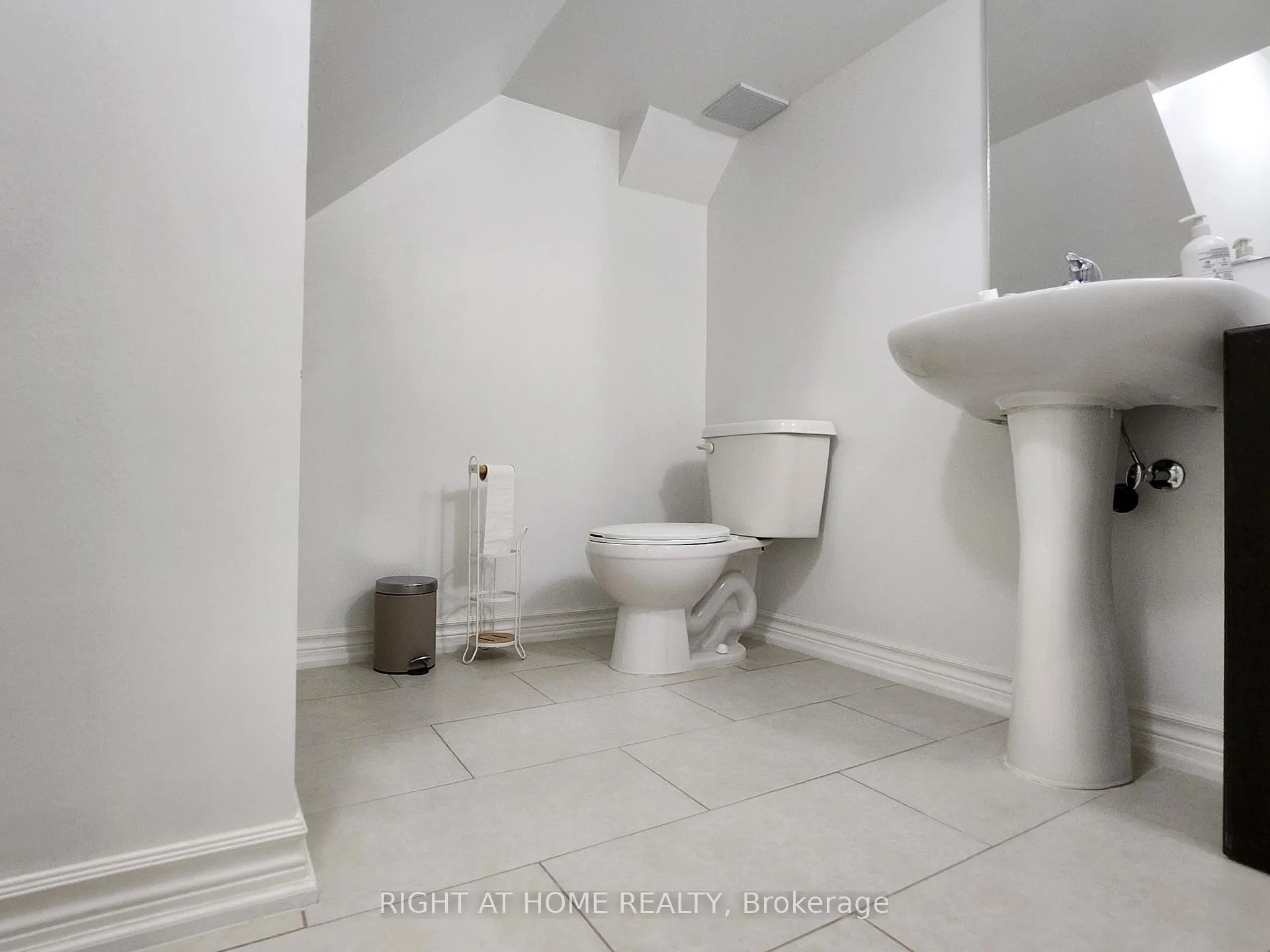 Photo 6 of 63 James Parrott Avenue, Markham, Wismer — HOMEH