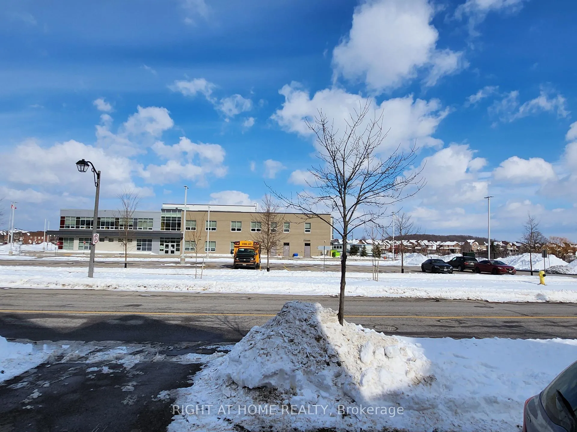 Photo 12 of 63 James Parrott Avenue, Markham, Wismer — HOMEH