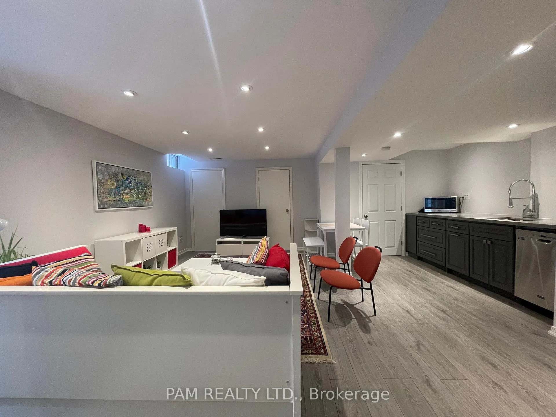 Photo 4 of Unit Basement, 23 Rockford Court, Vaughan, Crestwood-Springfarm-Yorkhill — HOMEH