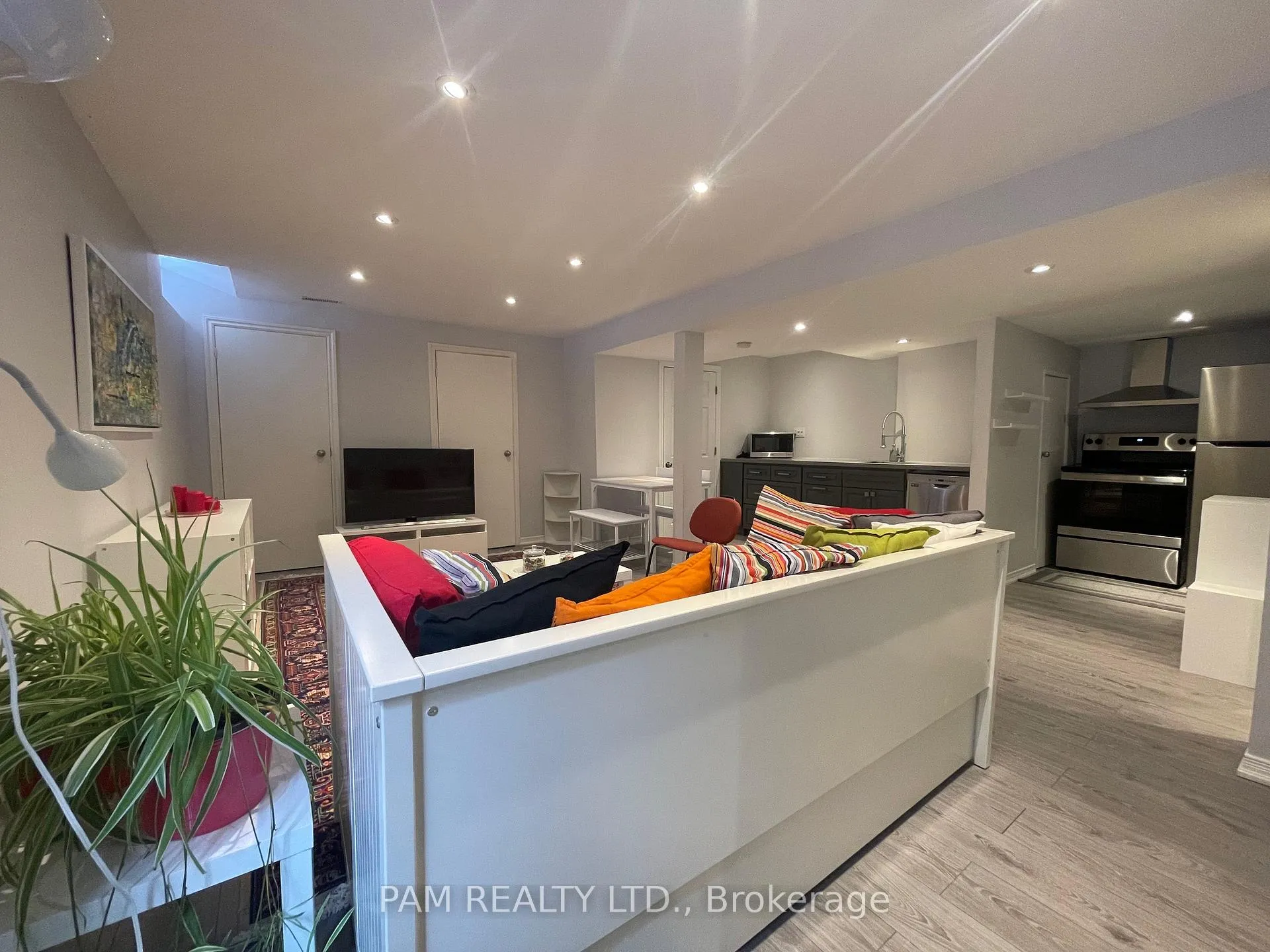 Photo 7 of Unit Basement, 23 Rockford Court, Vaughan, Crestwood-Springfarm-Yorkhill — HOMEH