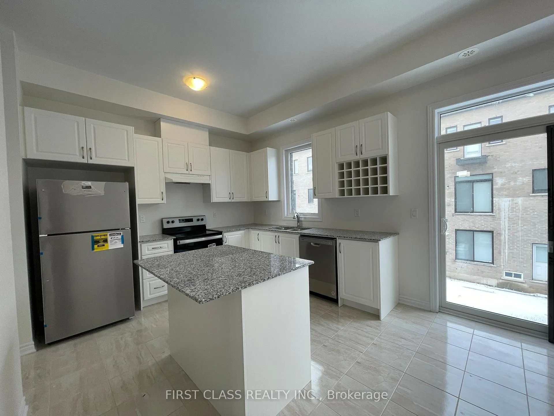 Photo 4 of 73 Paradox Street, Vaughan, Kleinburg — HOMEH