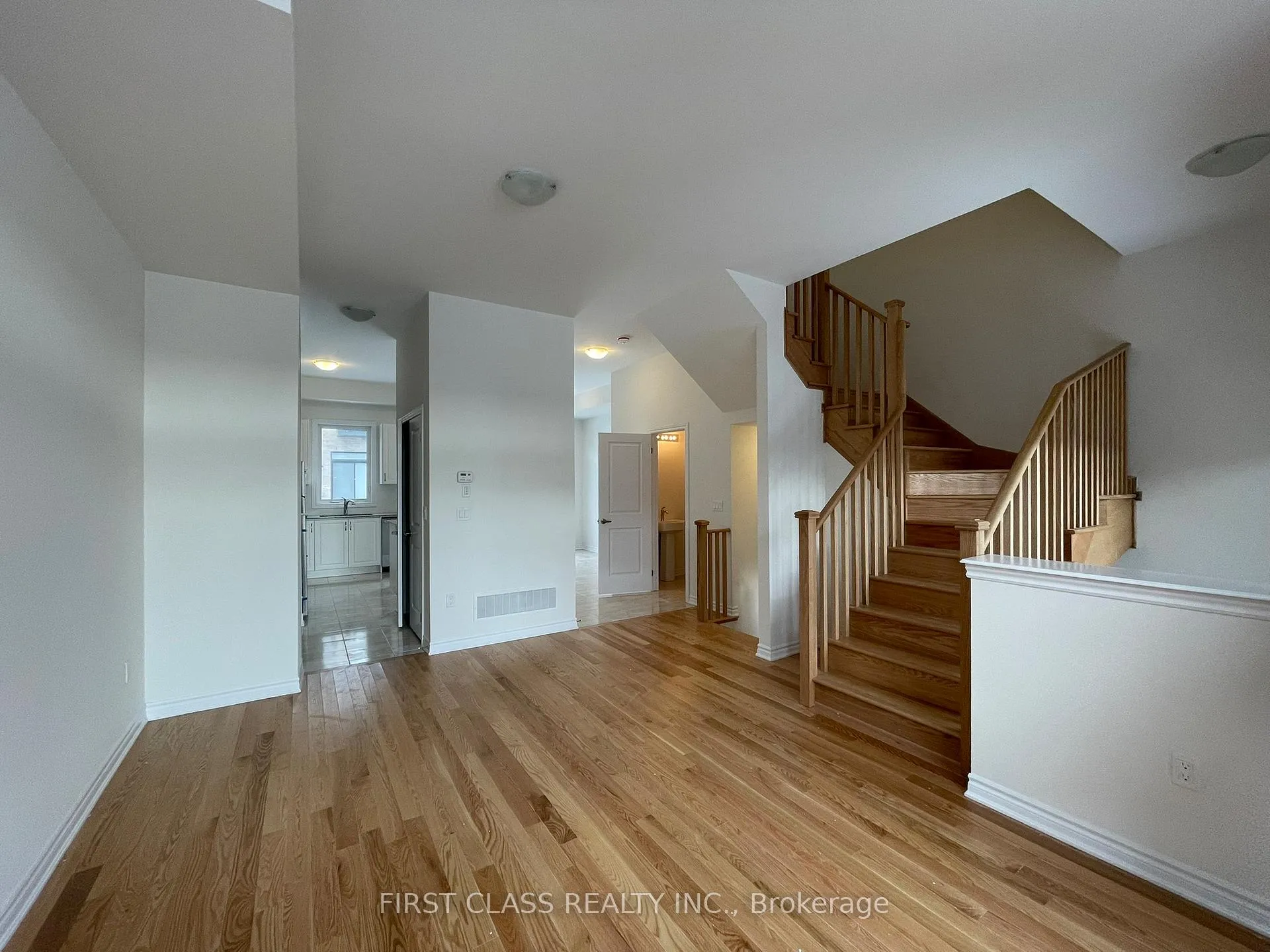 Photo 7 of 73 Paradox Street, Vaughan, Kleinburg — HOMEH