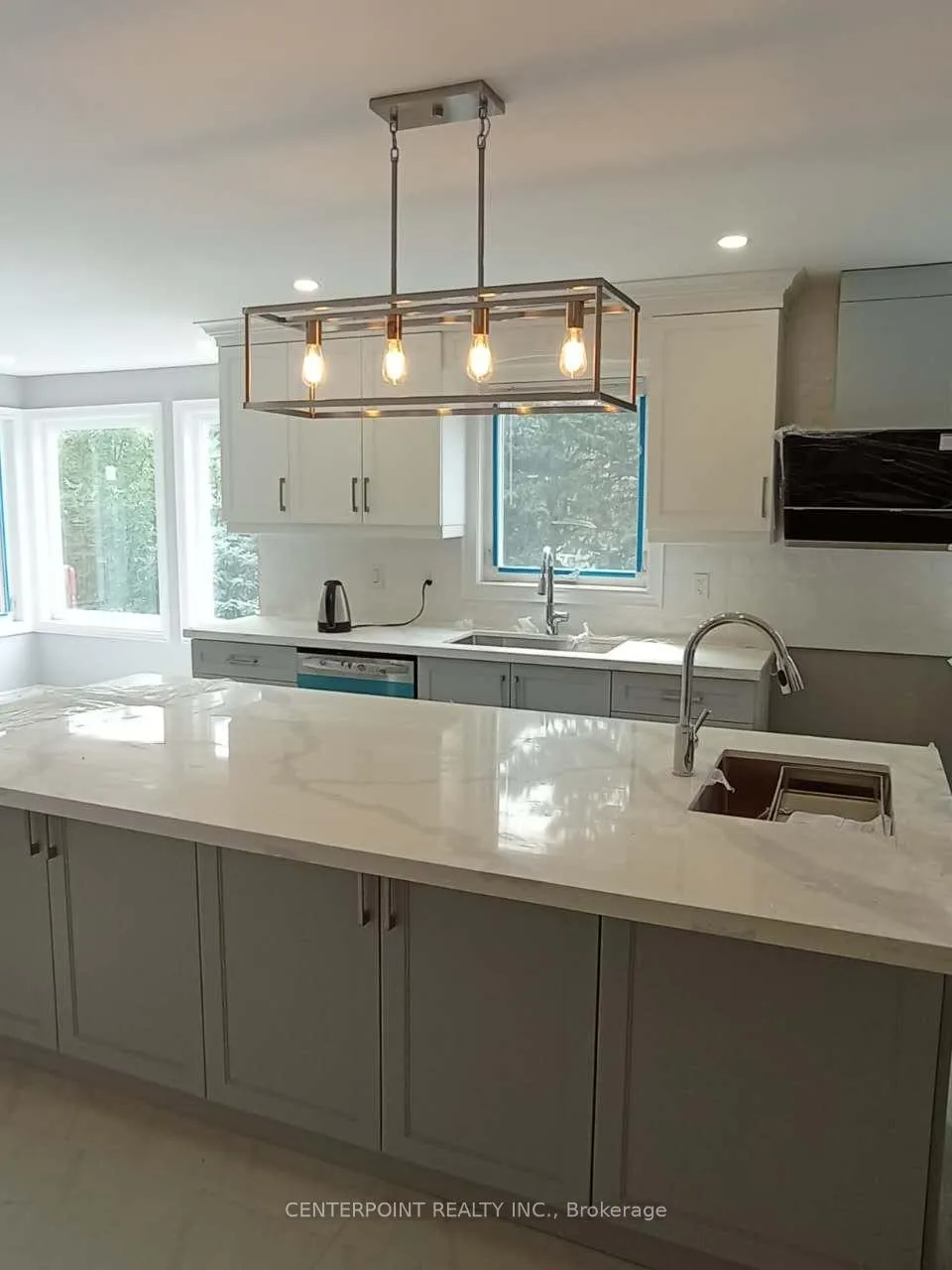Photo 3 of Unit Upper, 35 Fenwick Crescent, Markham, Unionville — HOMEH