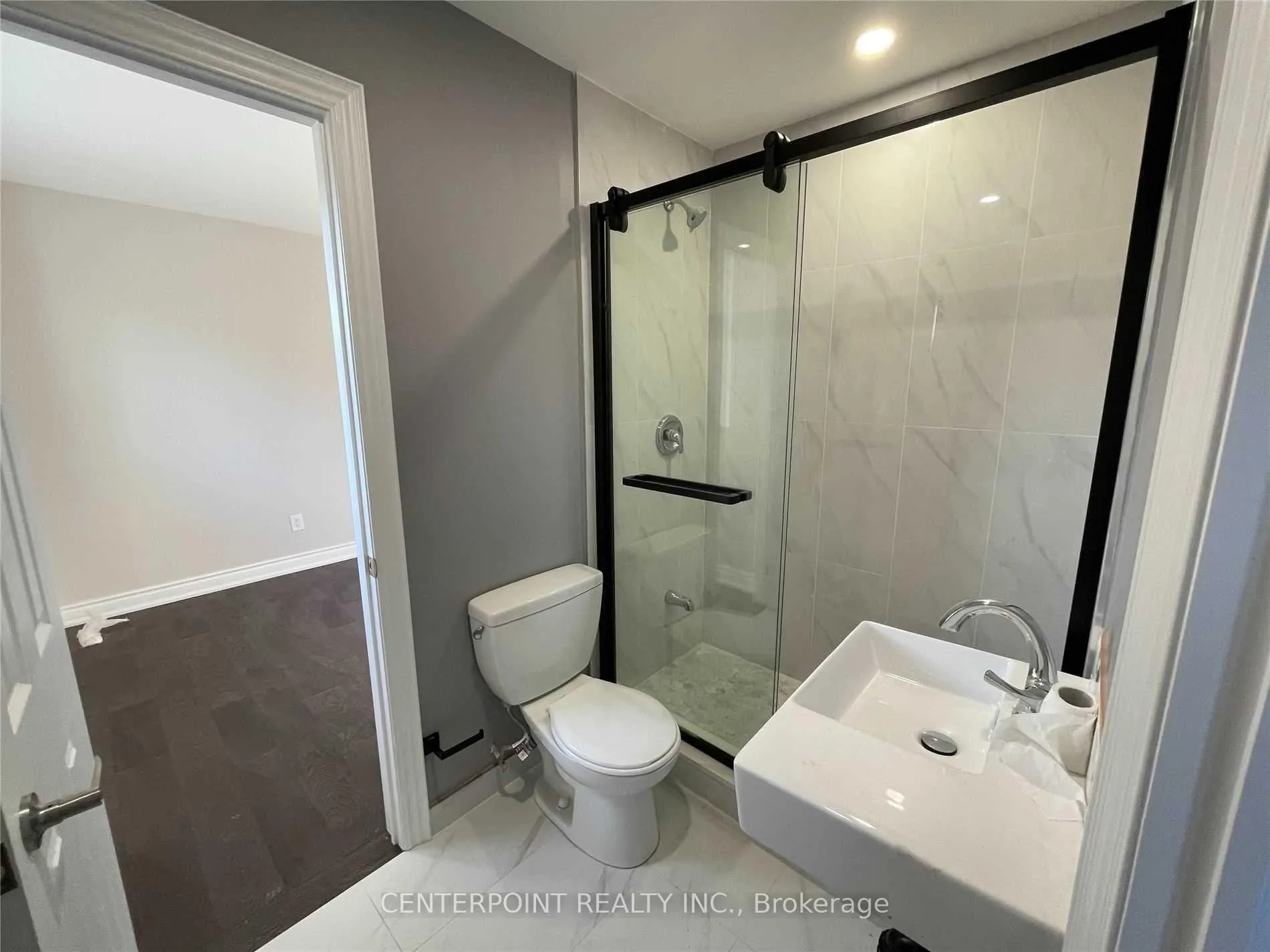 Photo 12 of Unit Upper, 35 Fenwick Crescent, Markham, Unionville — HOMEH