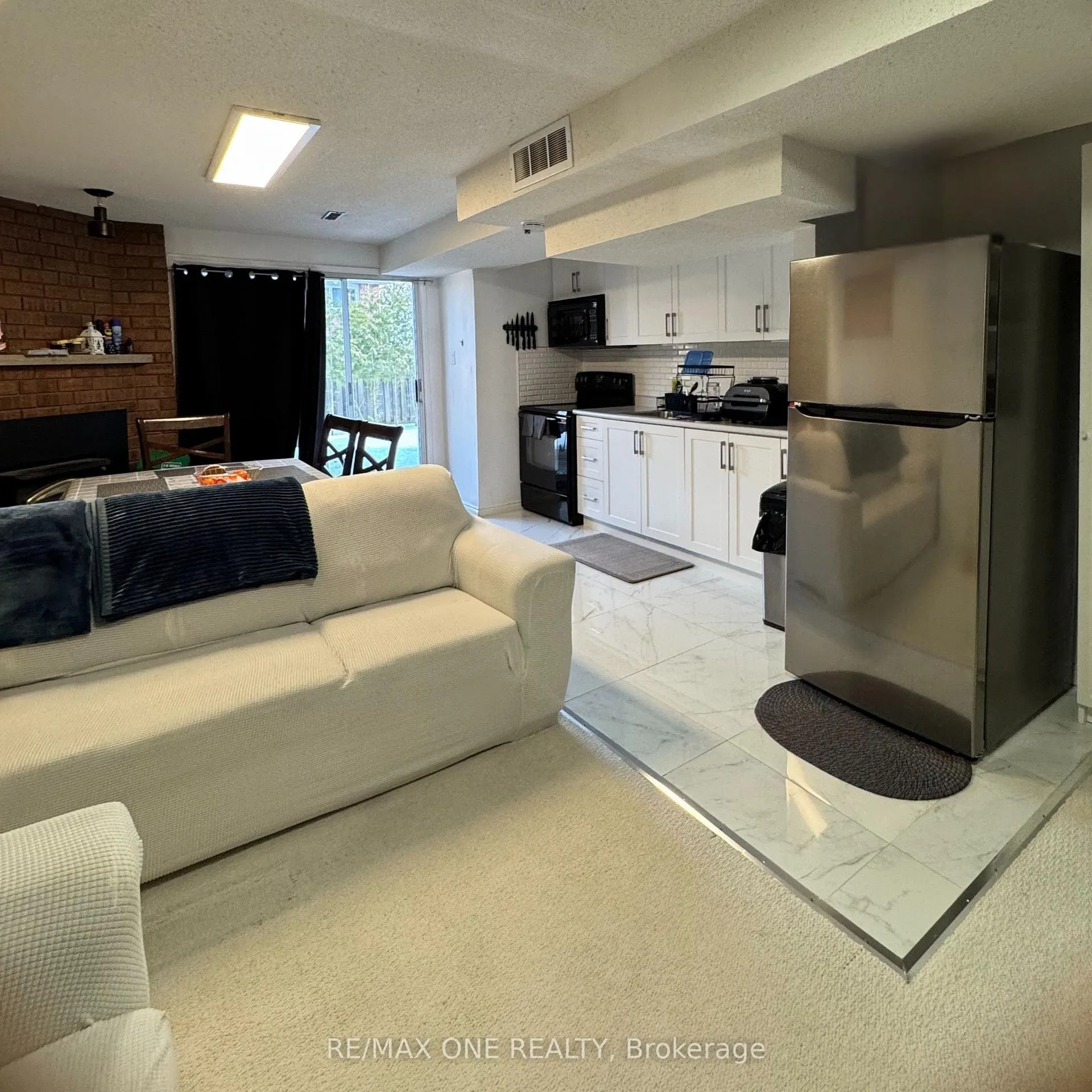 Photo 2 of 19 Chadburn Crescent, Aurora, Hills of St Andrew — HOMEH