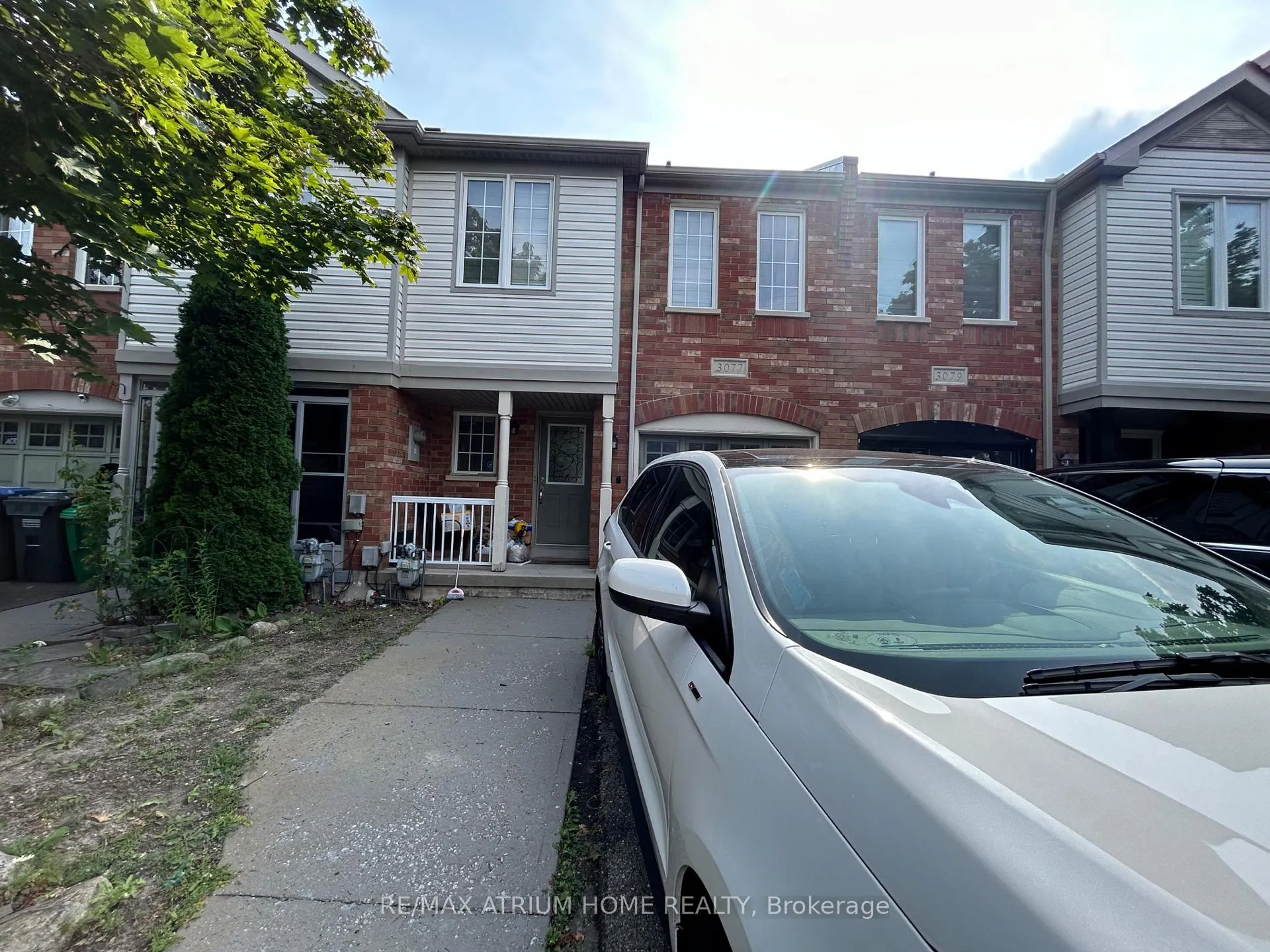 Front of 3077 Hawktail Crescent
