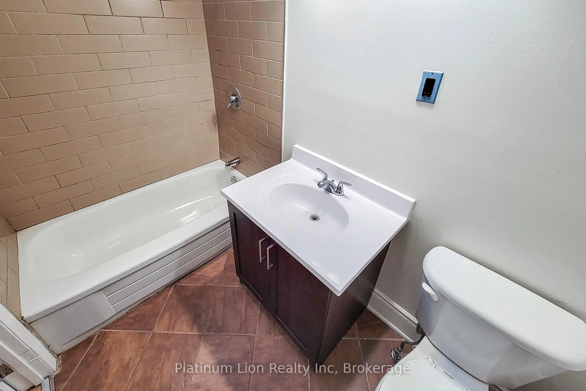 Photo 24 of Unit 3, 223 King Street E, Hamilton, Beasley — HOMEH