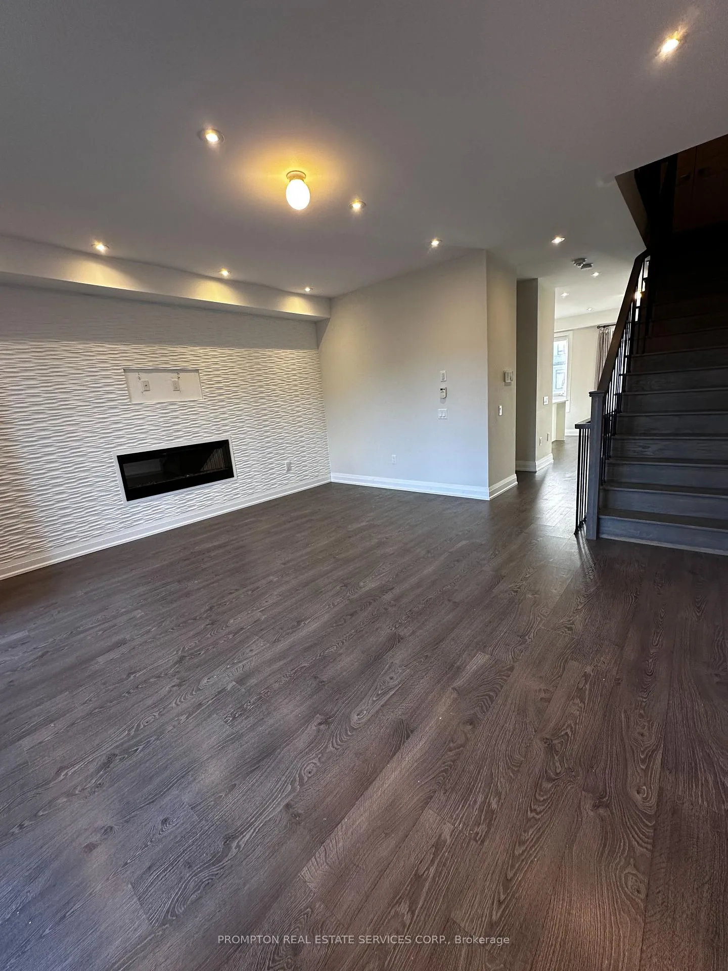 Photo 3 of 65 Harold Lawrie Lane, Markham, Aileen-Willowbrook — HOMEH