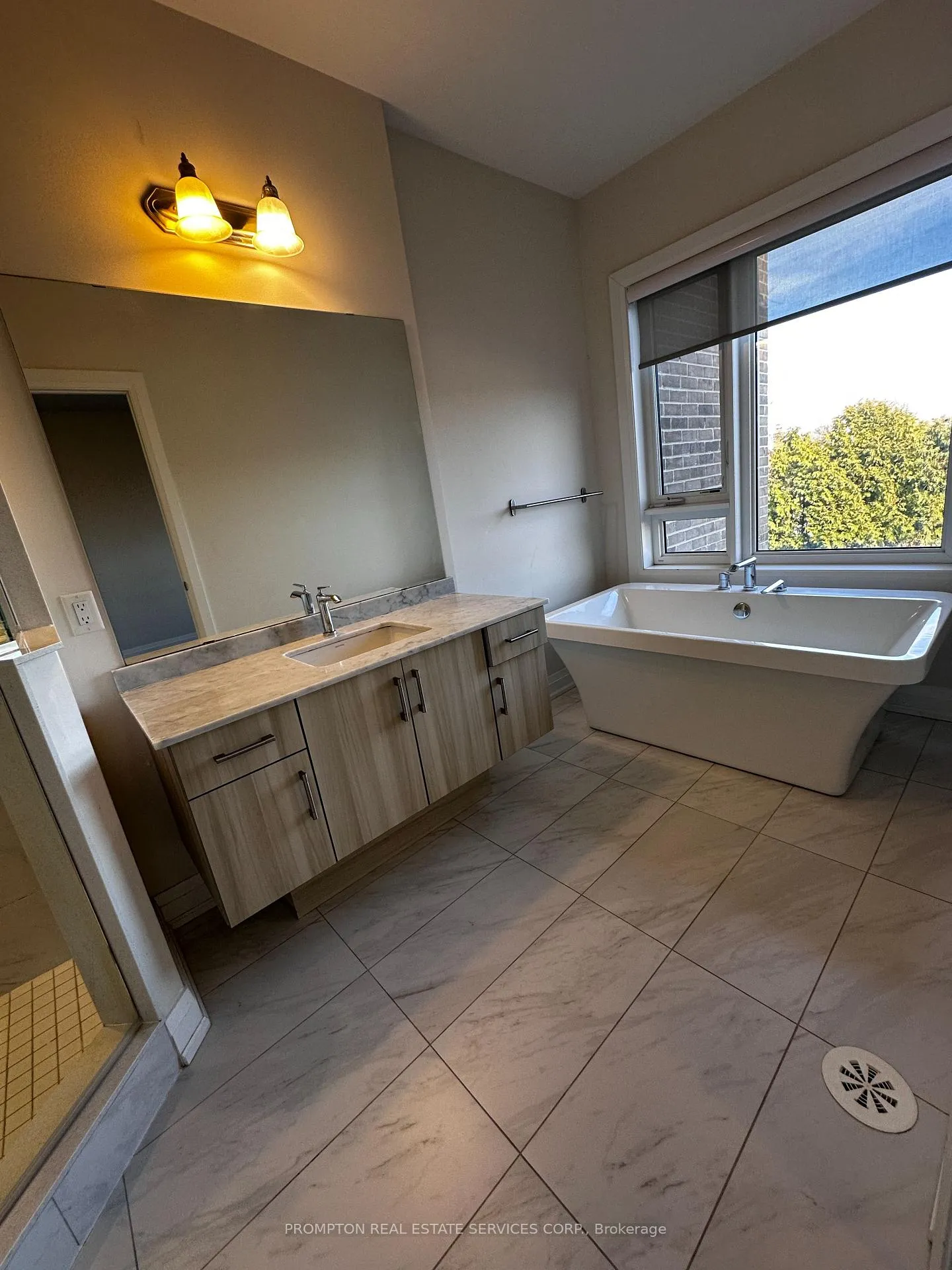 Photo 10 of 65 Harold Lawrie Lane, Markham, Aileen-Willowbrook — HOMEH
