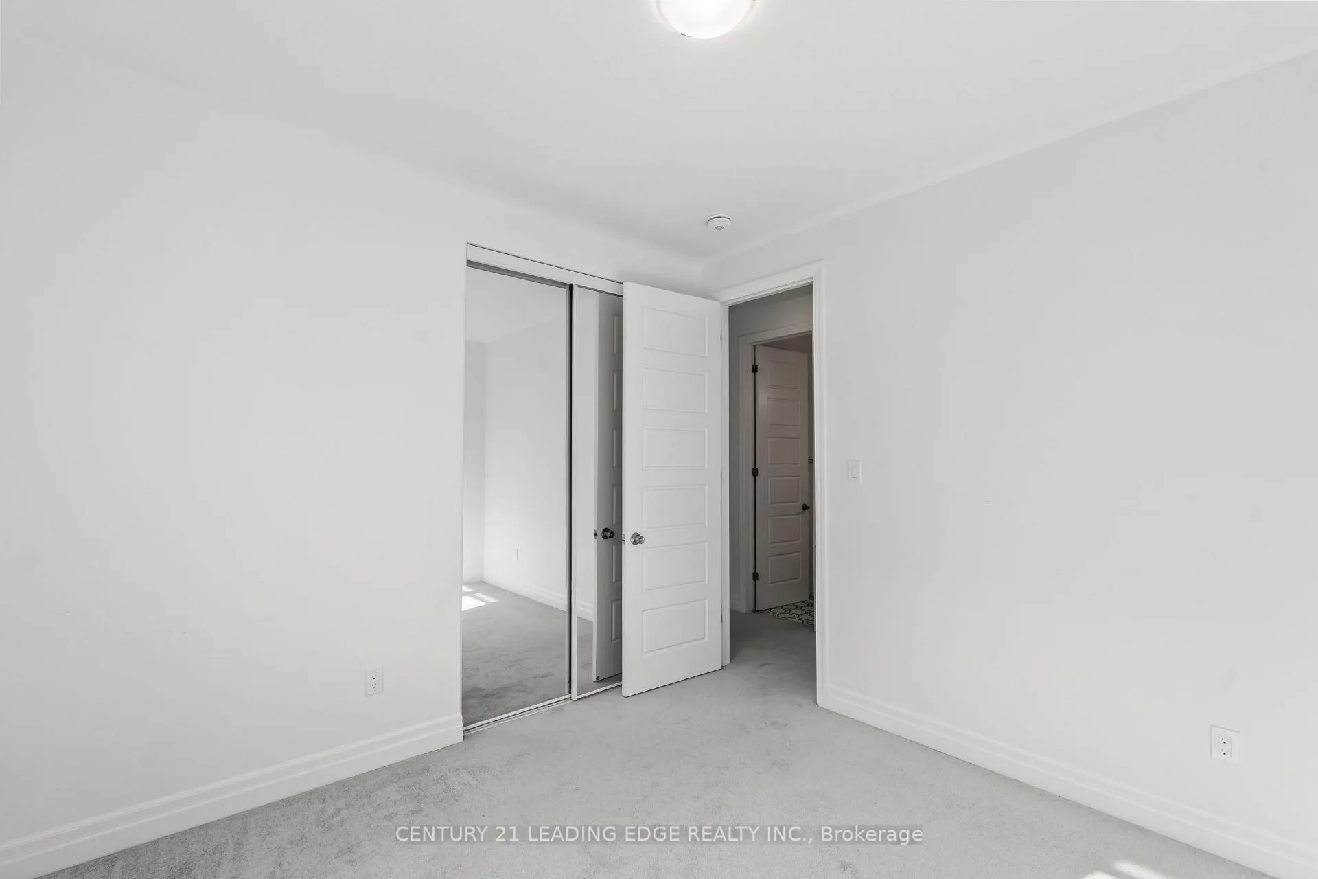 Photo 35 of 43 William Nador Street, Kitchener — HOMEH