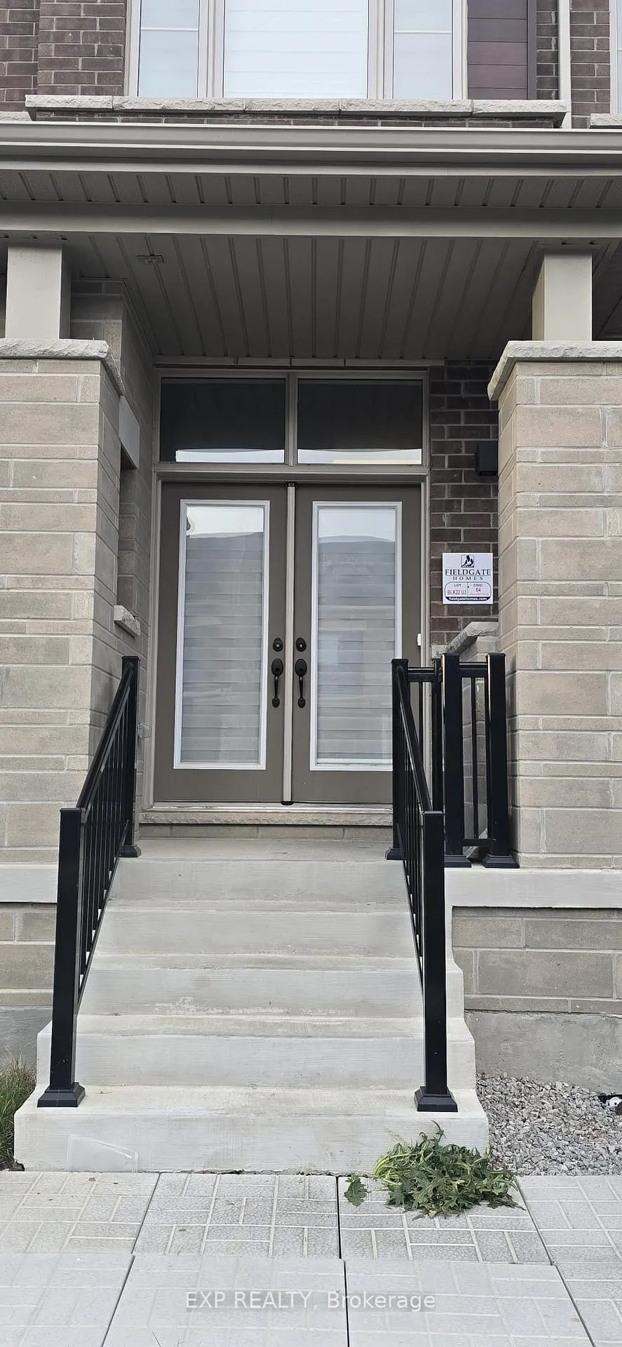 Photo 2 of 64 Singhampton Road, Vaughan, Kleinburg — HOMEH