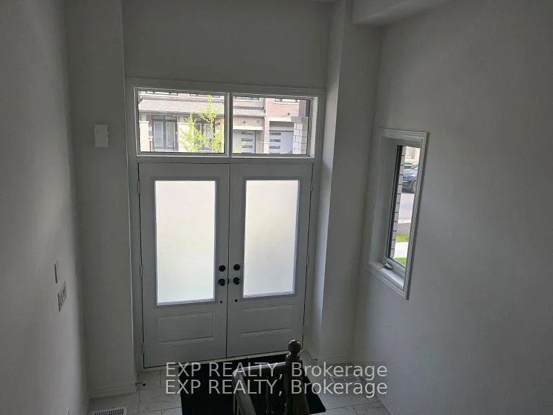 Photo 3 of 64 Singhampton Road, Vaughan, Kleinburg — HOMEH