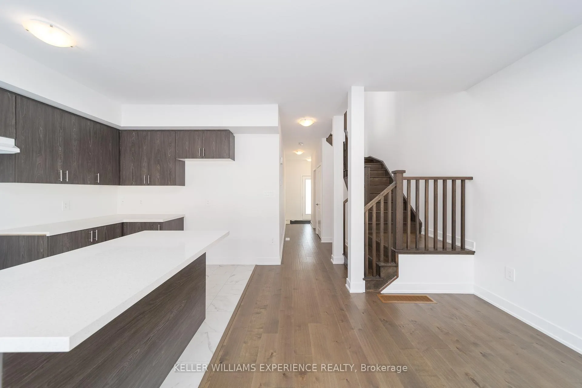 Photo 6 of 23 Evergreen Terrace, Barrie, Painswick South — HOMEH