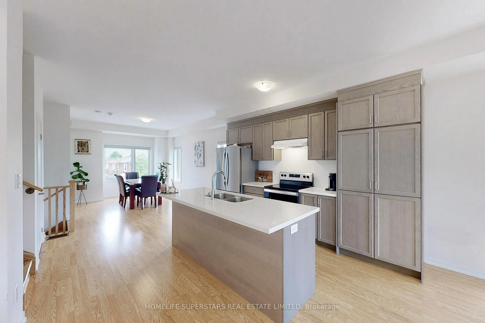 Photo 8 of 154 Landsbridge Street, Caledon, Bolton East — HOMEH