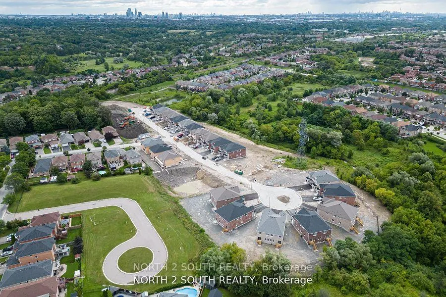 Photo 1 of 21 Virro Court, Vaughan, Elder Mills — HOMEH