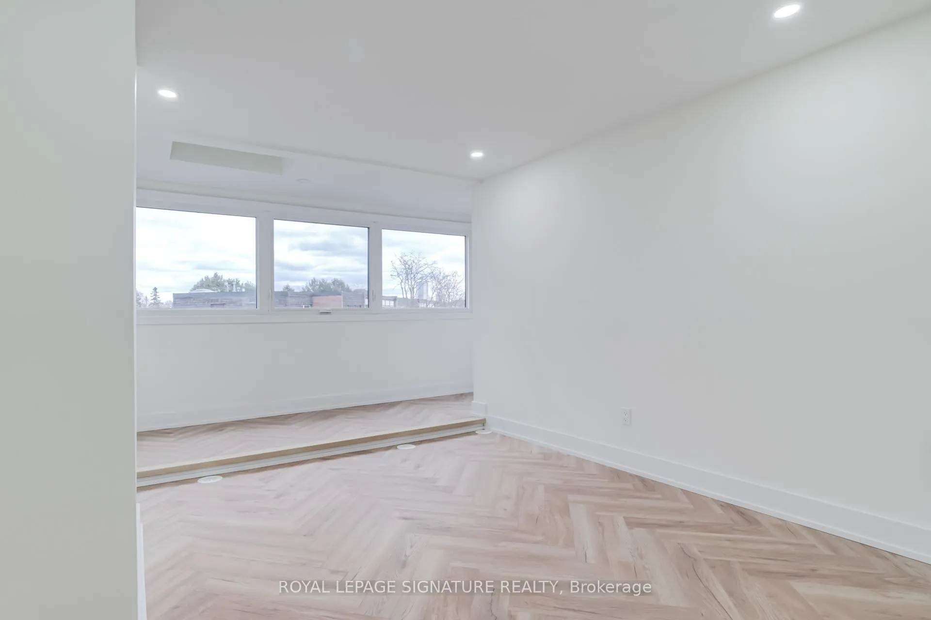 Photo 15 of Unit Upper, 861 O'connor Drive, Toronto, O'Connor-Parkview — HOMEH