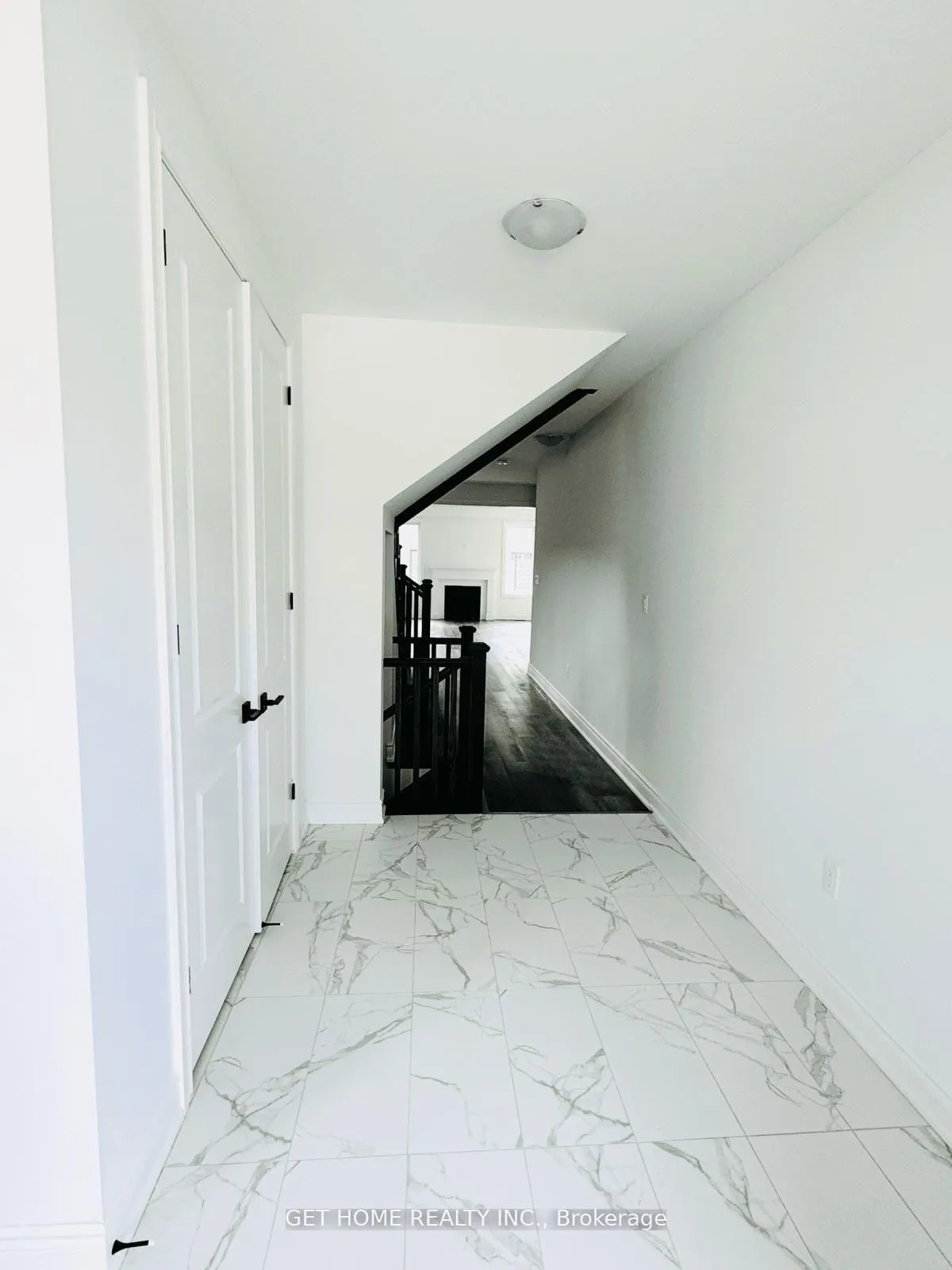 Photo 4 of 2881 Foxden Square, Pickering, Rural Pickering — HOMEH