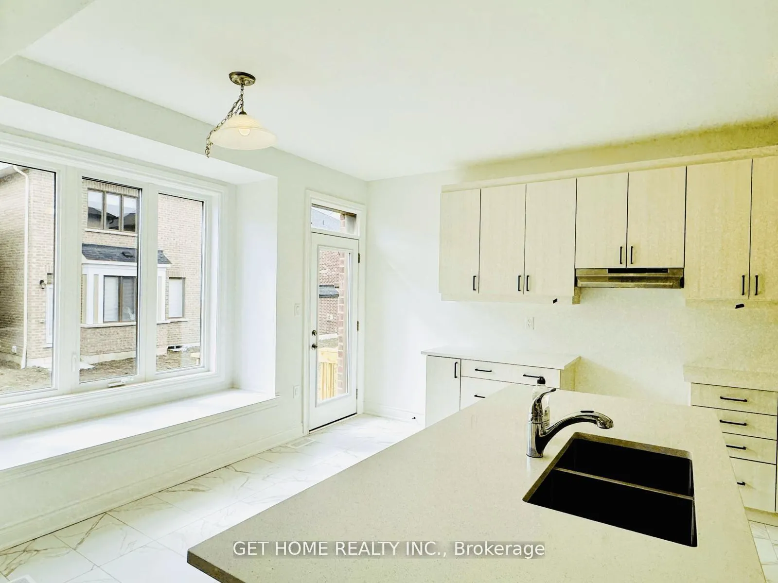 Photo 14 of 2881 Foxden Square, Pickering, Rural Pickering — HOMEH