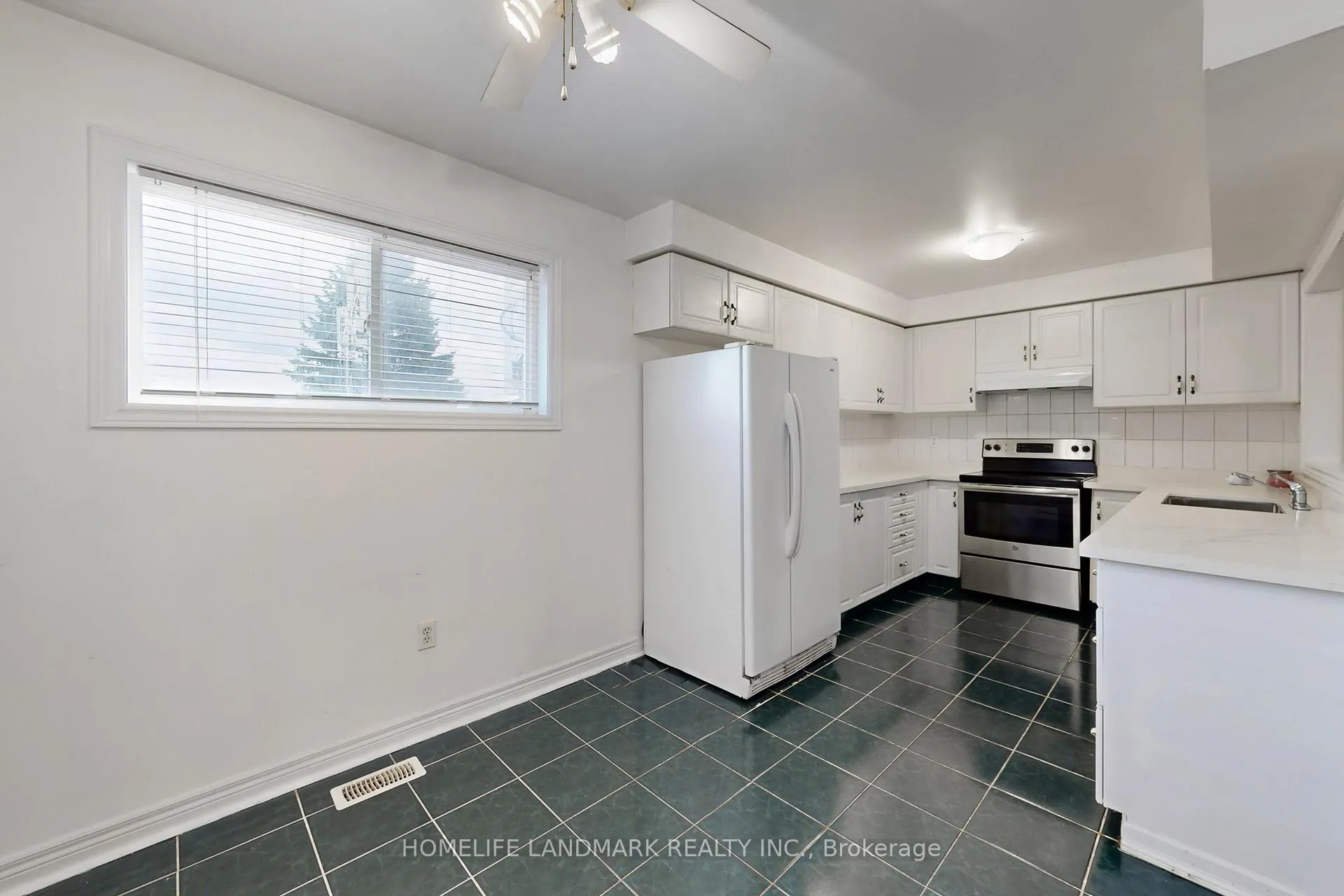 Photo 9 of 108 Sunway Square, Markham, Raymerville — HOMEH