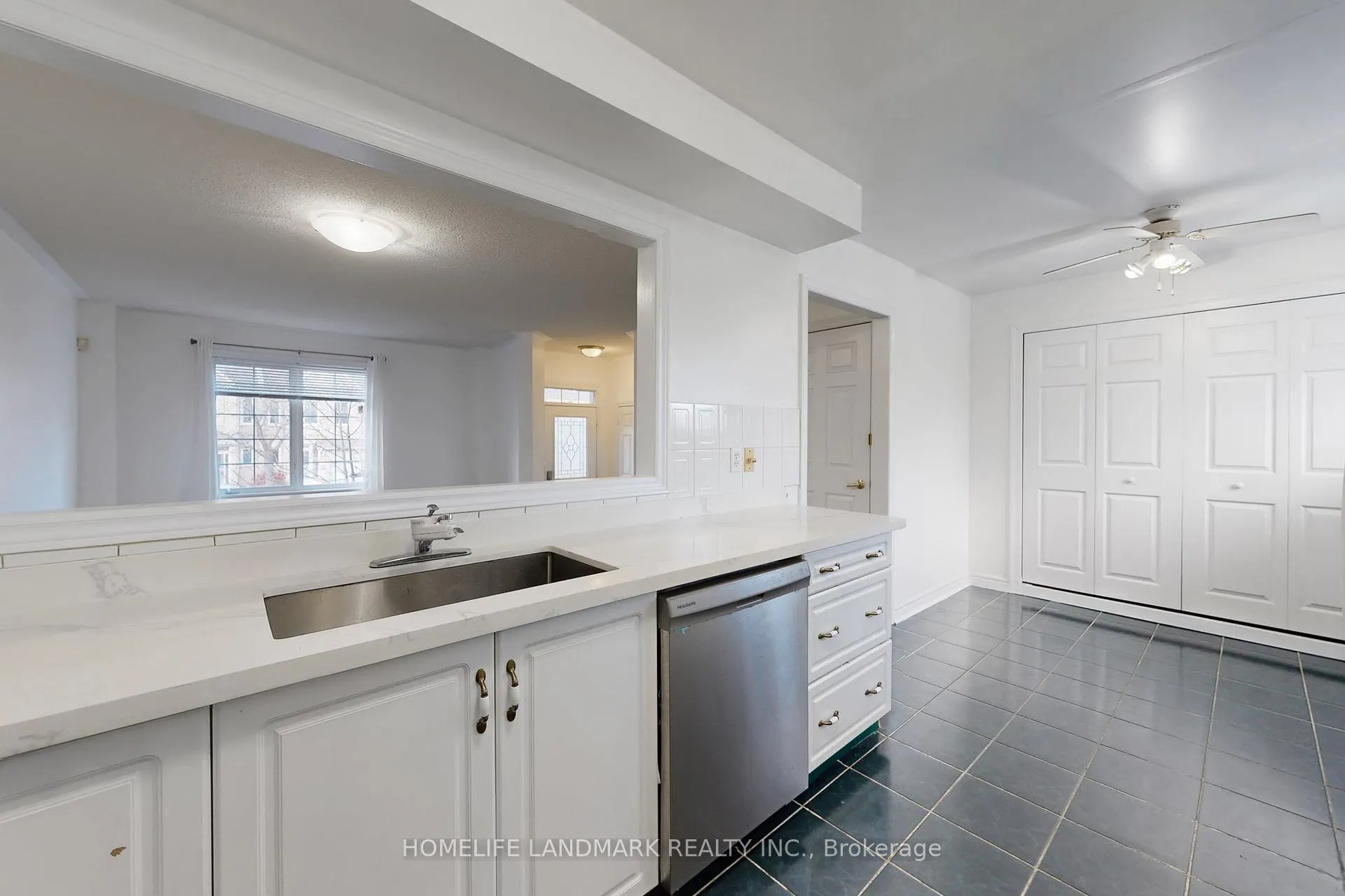 Photo 13 of 108 Sunway Square, Markham, Raymerville — HOMEH