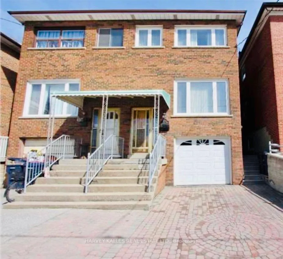 Front of Unit Lower, 1538 Davenport Road