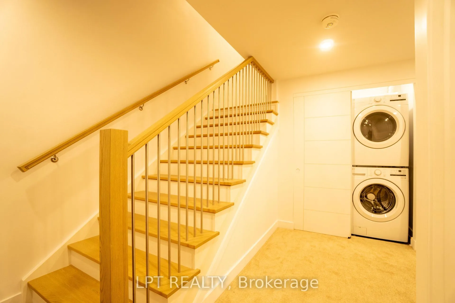 Photo 12 of Unit F, 14 Stevens Avenue, Ottawa, Vanier — HOMEH