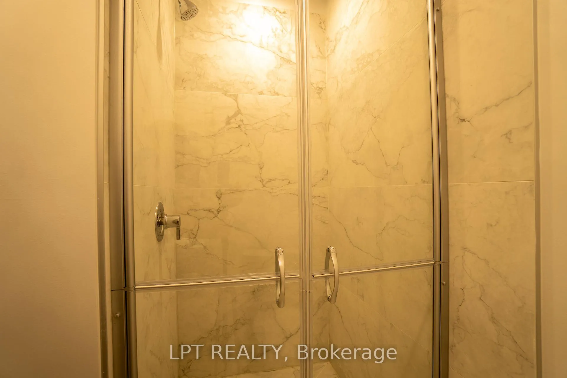 Photo 14 of Unit F, 14 Stevens Avenue, Ottawa, Vanier — HOMEH