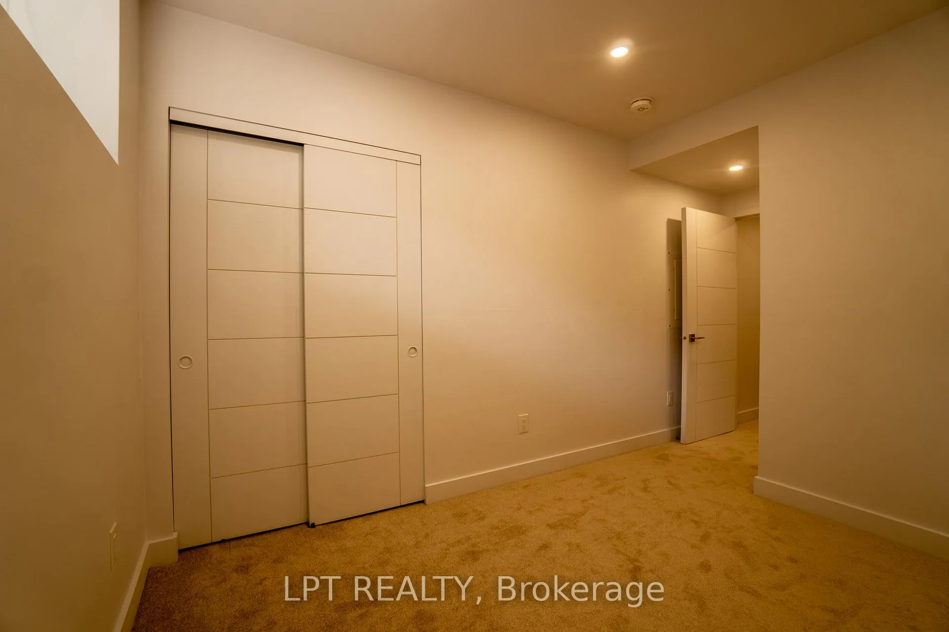 Photo 16 of Unit F, 14 Stevens Avenue, Ottawa, Vanier — HOMEH