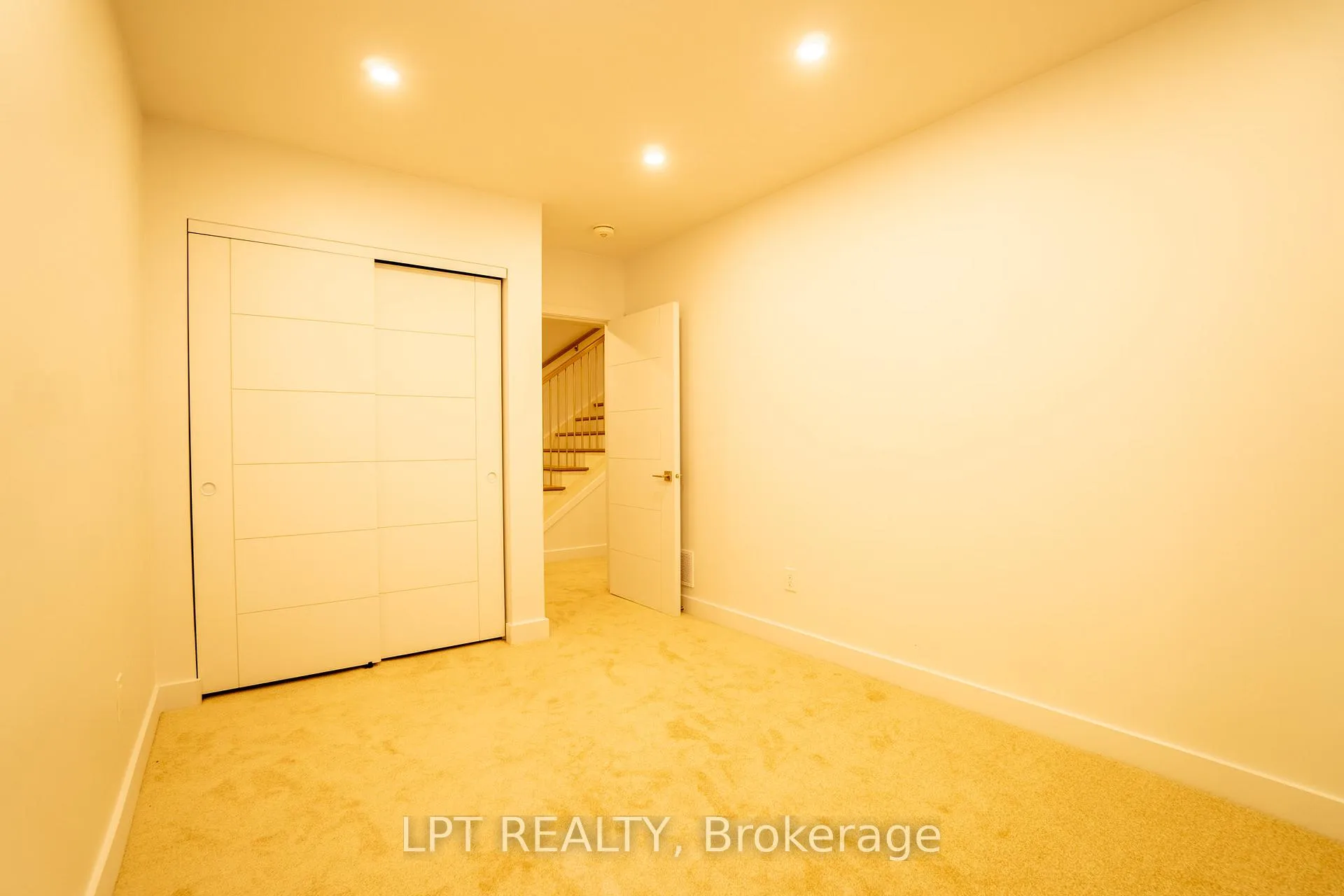Photo 20 of Unit F, 14 Stevens Avenue, Ottawa, Vanier — HOMEH