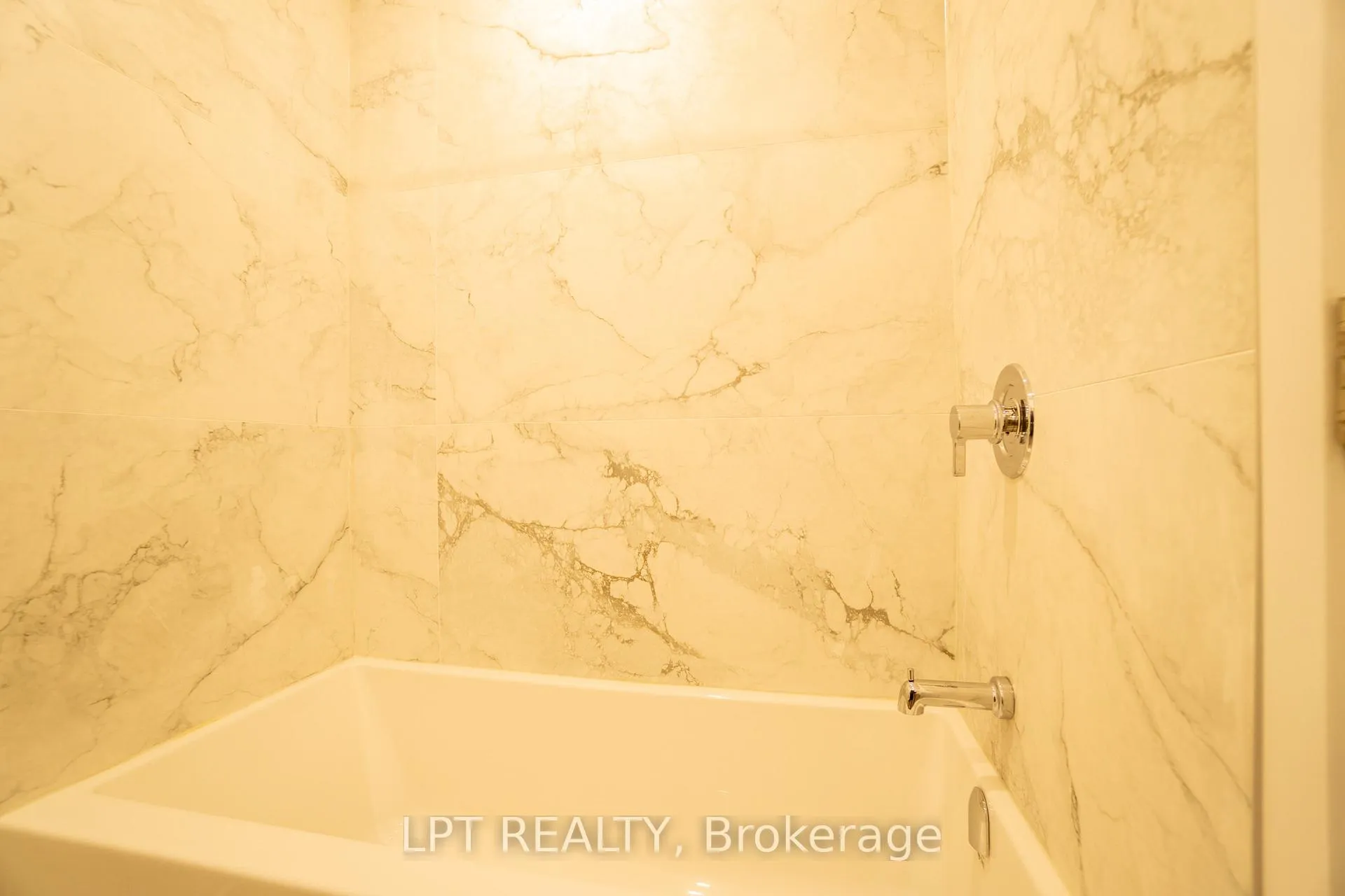 Photo 22 of Unit F, 14 Stevens Avenue, Ottawa, Vanier — HOMEH