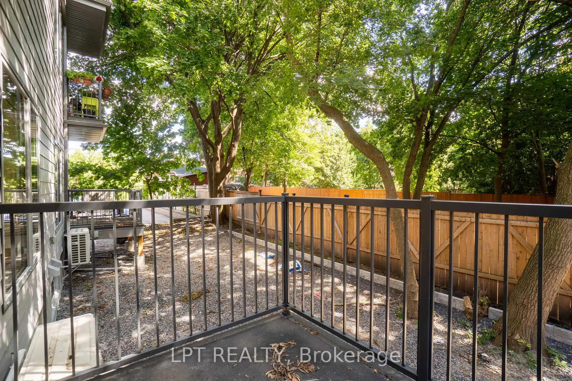 Photo 24 of Unit F, 14 Stevens Avenue, Ottawa, Vanier — HOMEH