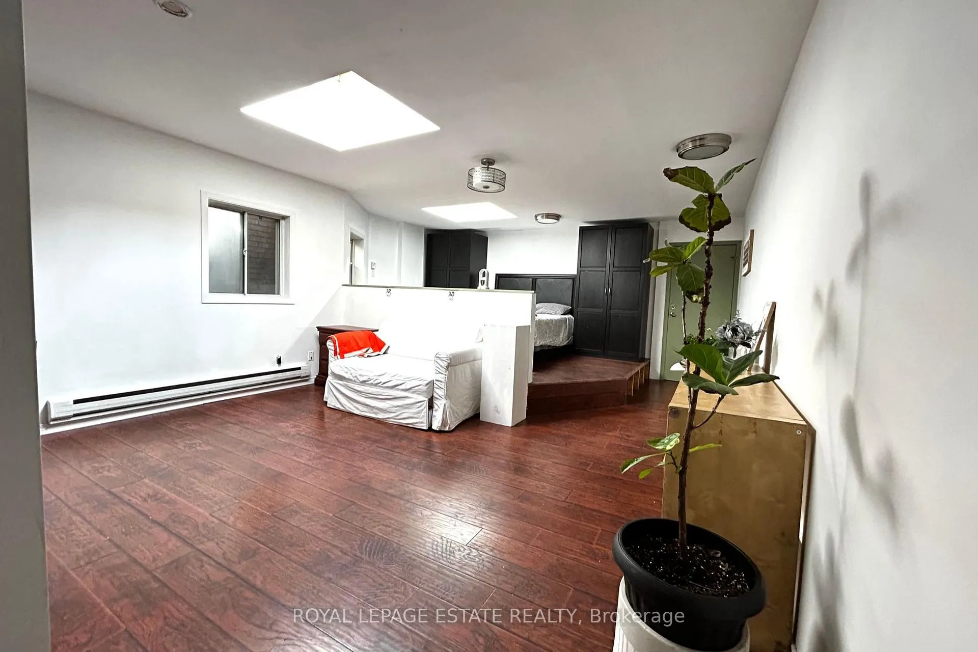 Photo 5 of Unit 2, 1916 Queen Street E, Toronto, The Beaches — HOMEH