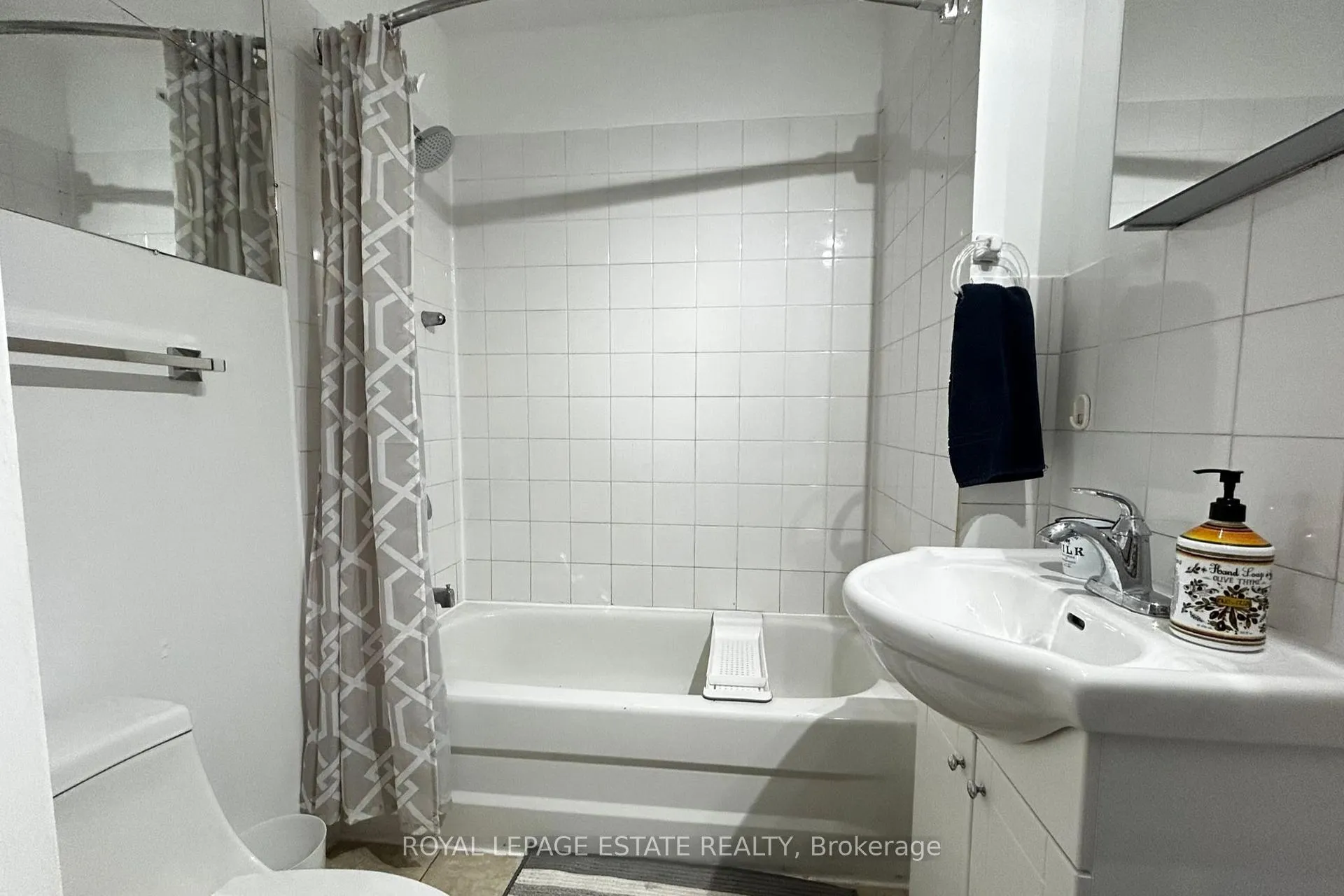 Photo 11 of Unit 2, 1916 Queen Street E, Toronto, The Beaches — HOMEH