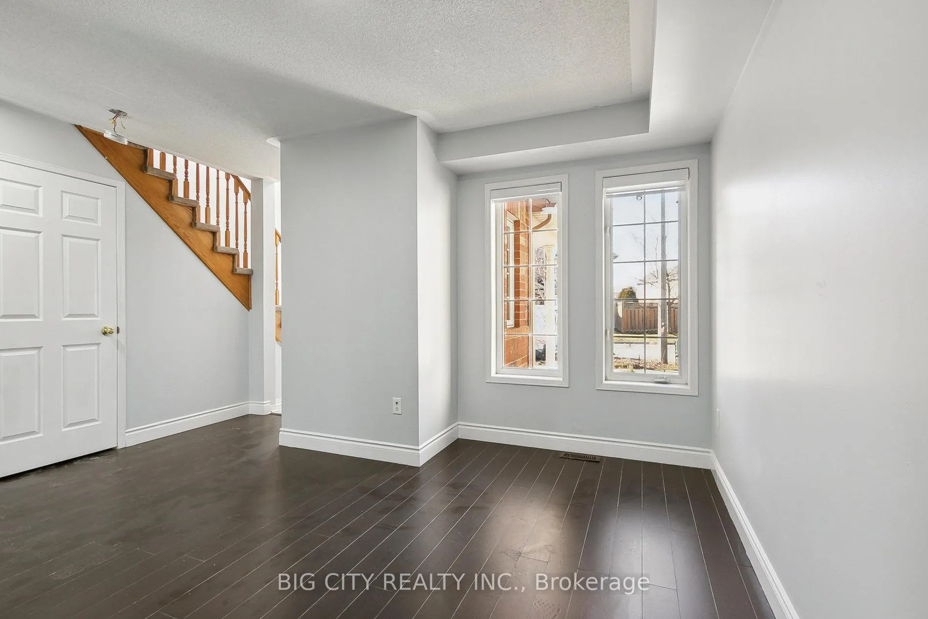 Photo 4 of Unit Upper, 27 Angier Crescent, Ajax, South East — HOMEH