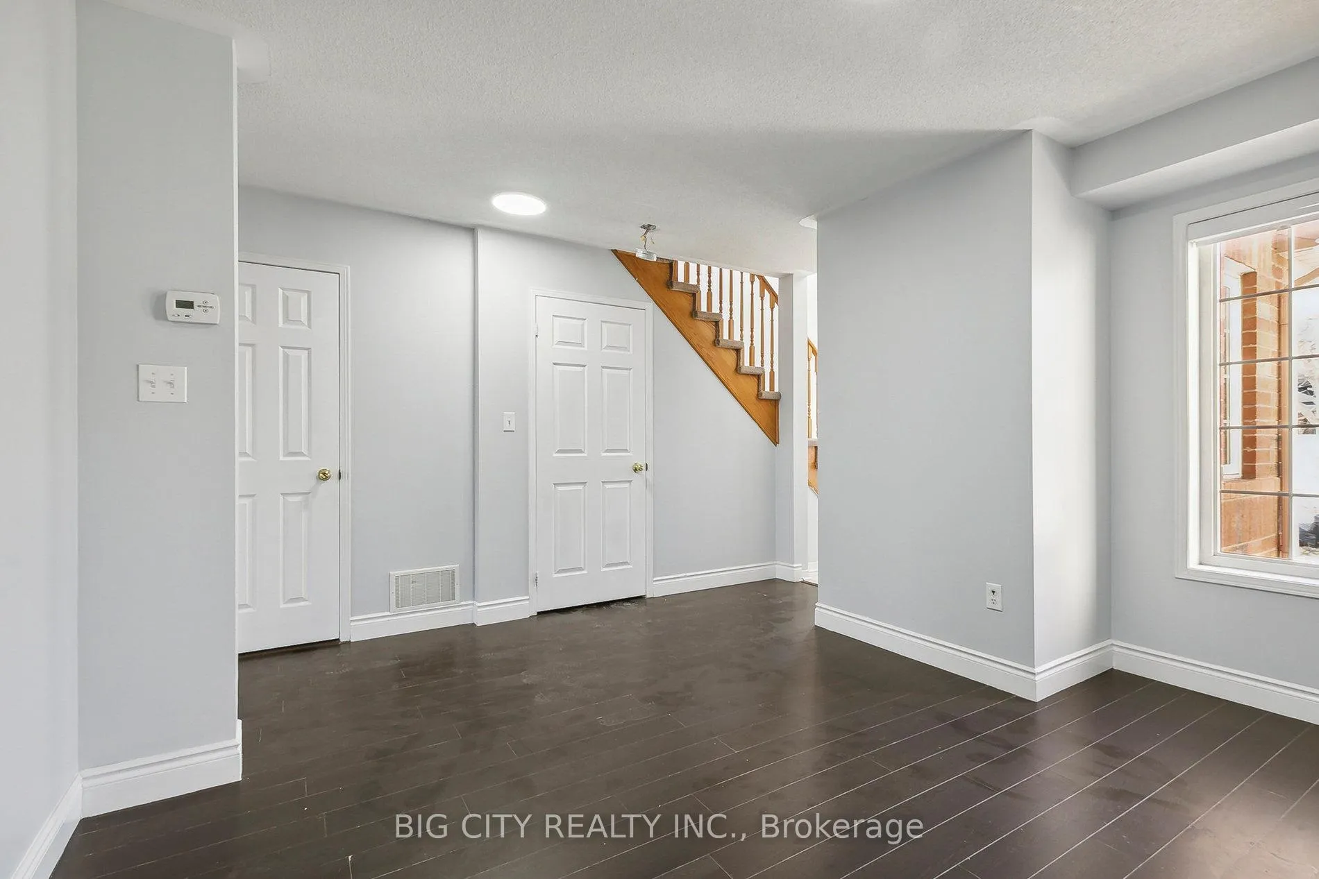 Photo 5 of Unit Upper, 27 Angier Crescent, Ajax, South East — HOMEH