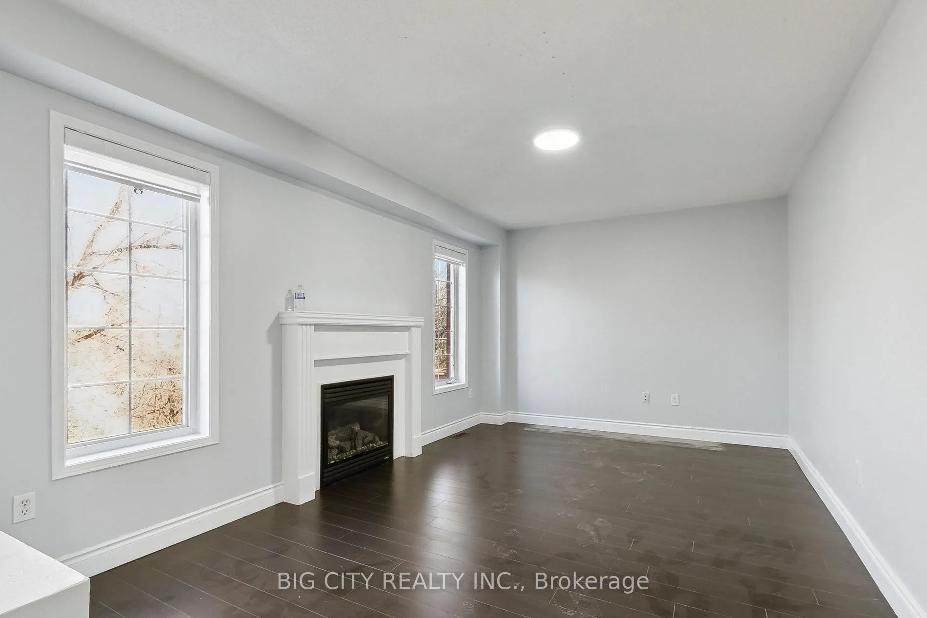 Photo 6 of Unit Upper, 27 Angier Crescent, Ajax, South East — HOMEH