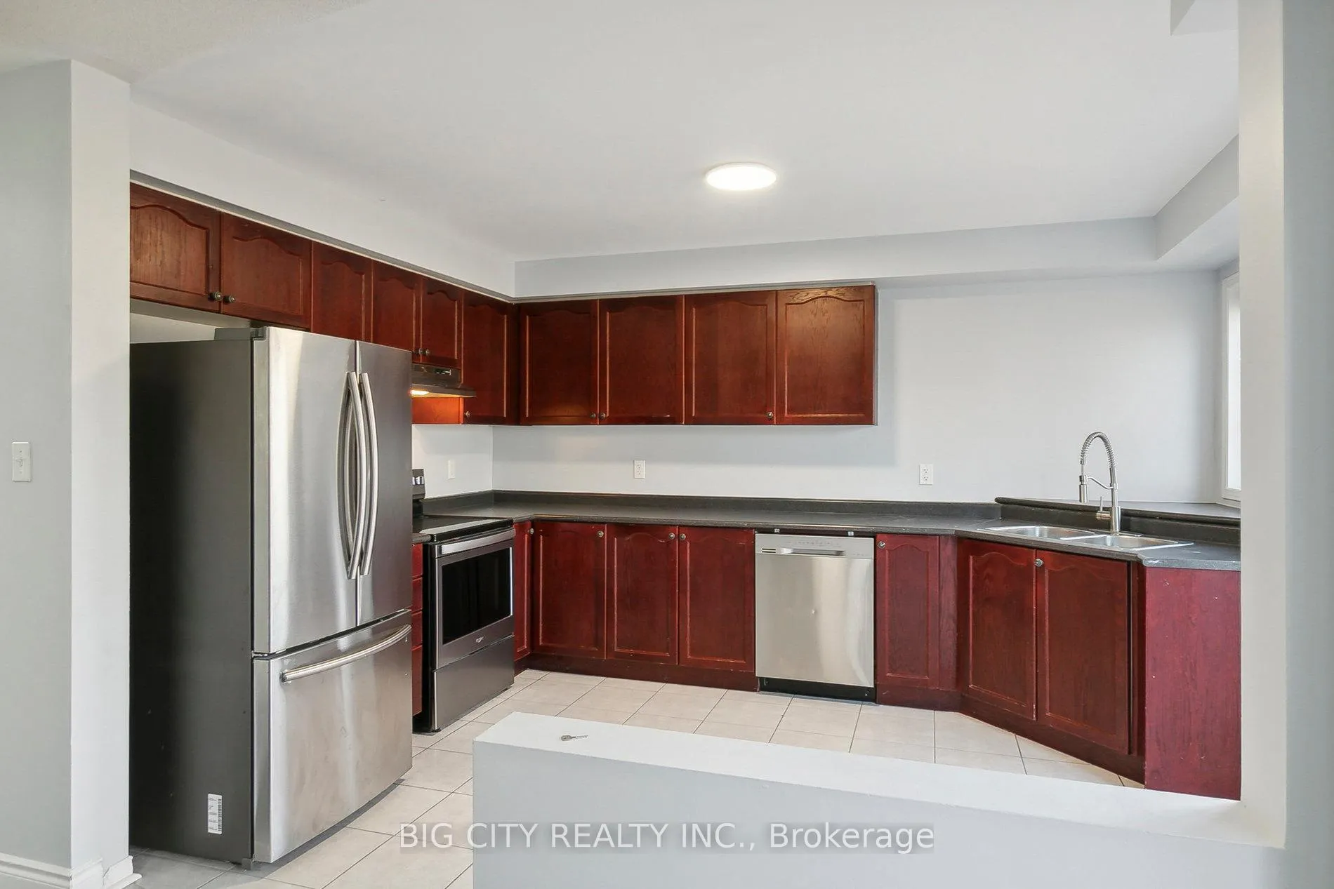 Photo 8 of Unit Upper, 27 Angier Crescent, Ajax, South East — HOMEH
