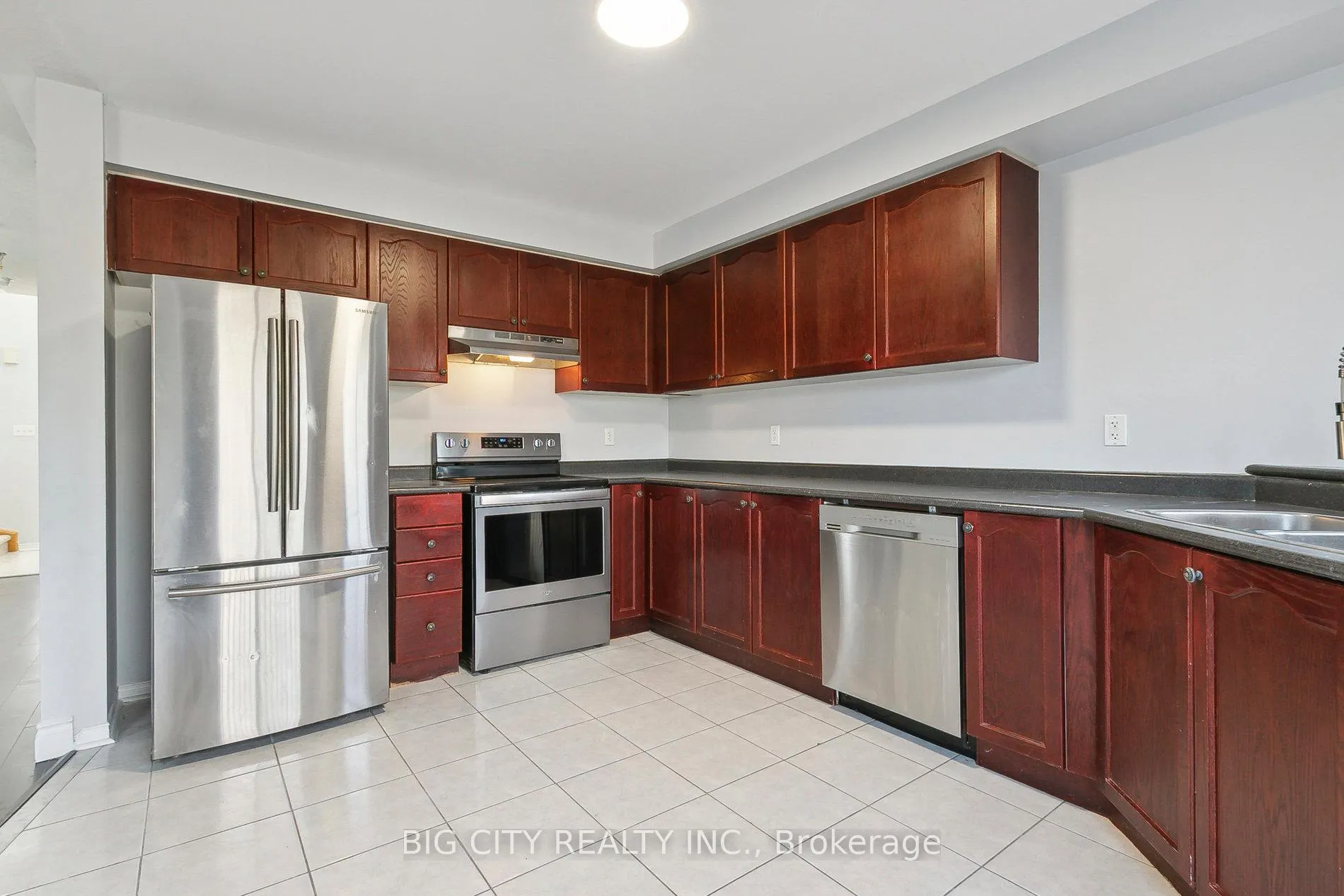 Photo 9 of Unit Upper, 27 Angier Crescent, Ajax, South East — HOMEH