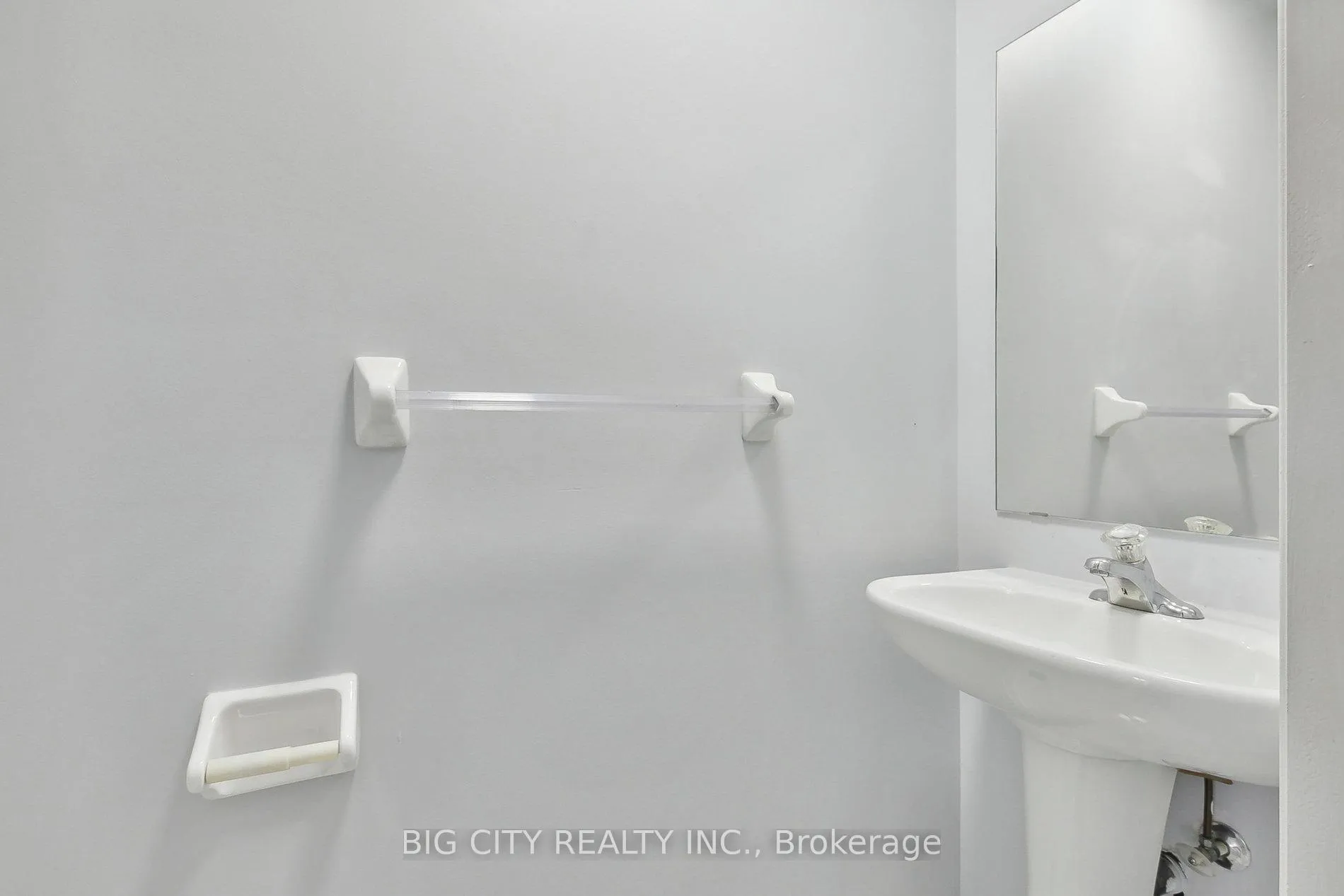 Photo 13 of Unit Upper, 27 Angier Crescent, Ajax, South East — HOMEH