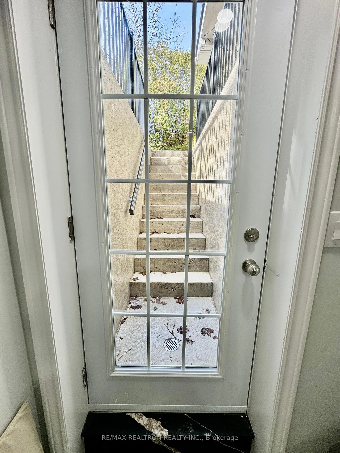 Photo 1 of 1506 Silver Spruce Drive, Pickering, Liverpool — HOMEH