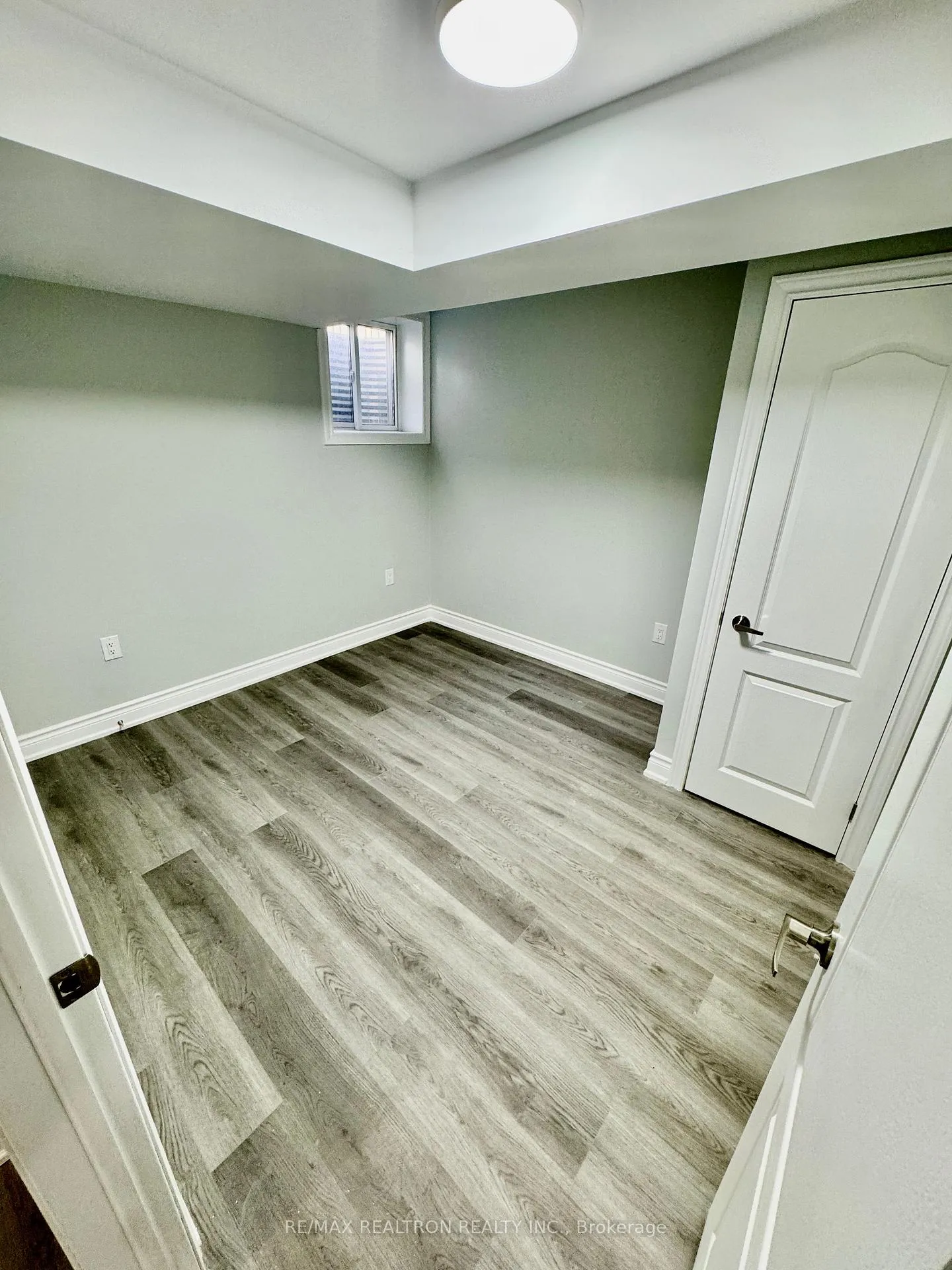 Photo 7 of 1506 Silver Spruce Drive, Pickering, Liverpool — HOMEH