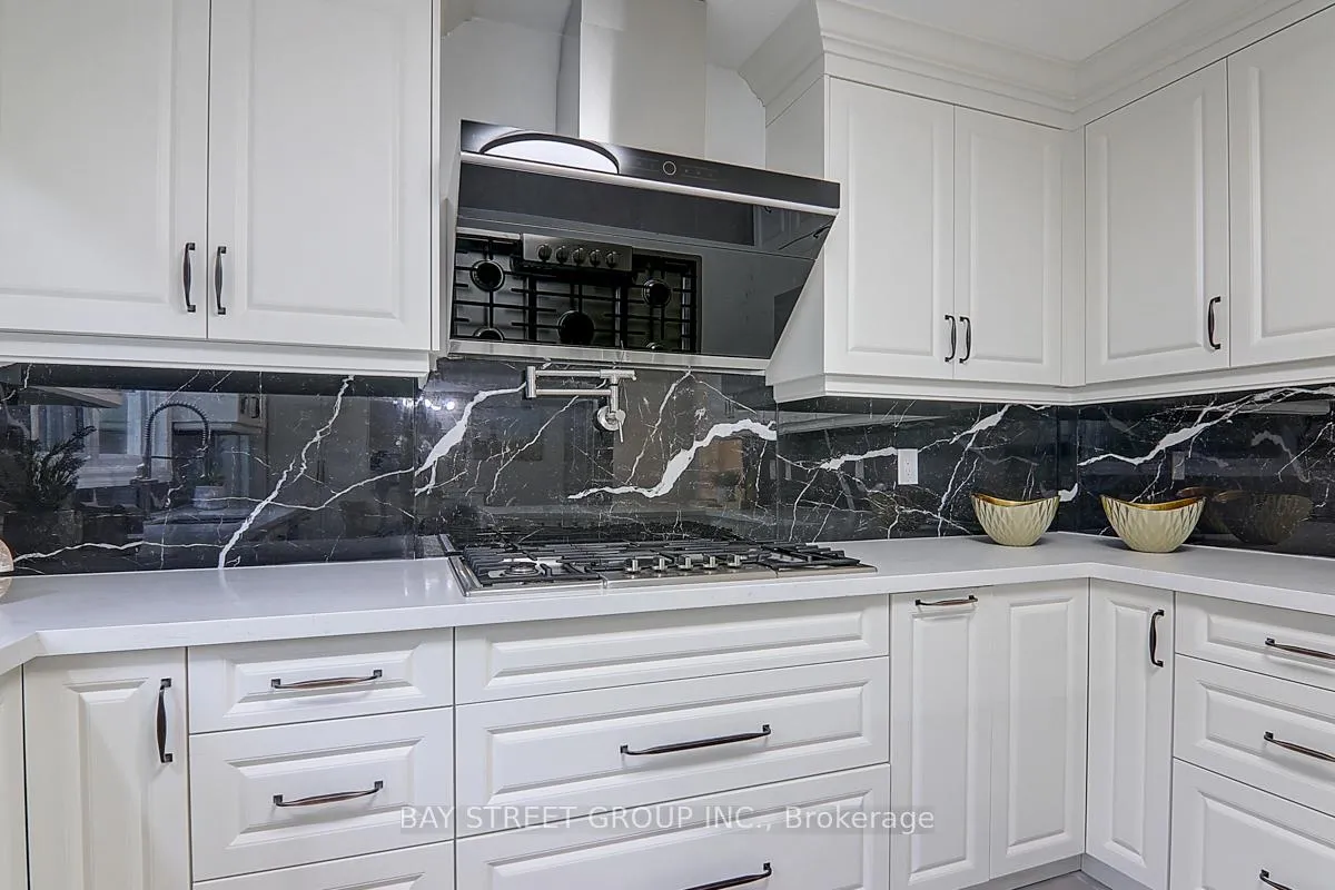 Photo 9 of 46 Harvest Moon Drive, Markham, Milliken Mills West — HOMEH