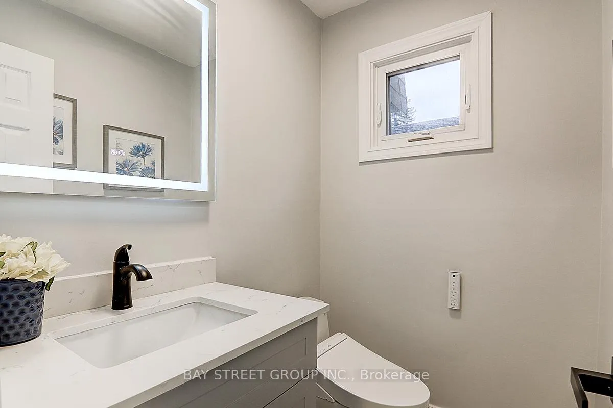 Photo 10 of 46 Harvest Moon Drive, Markham, Milliken Mills West — HOMEH